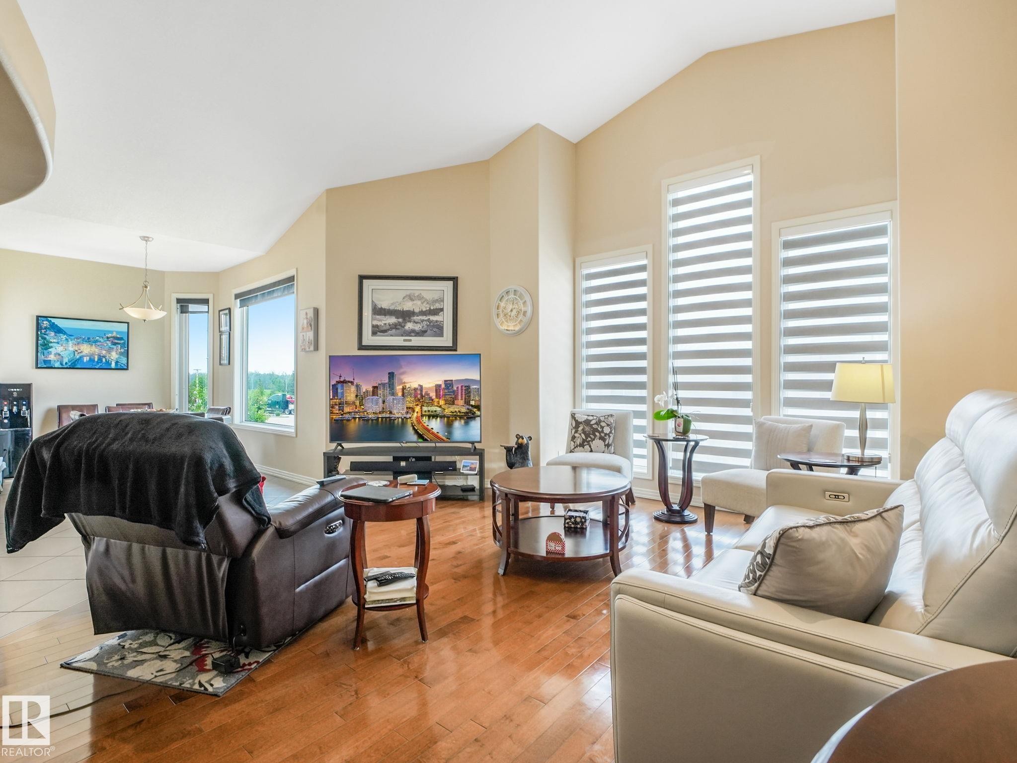 1058 James Crescent, Edmonton, AB
