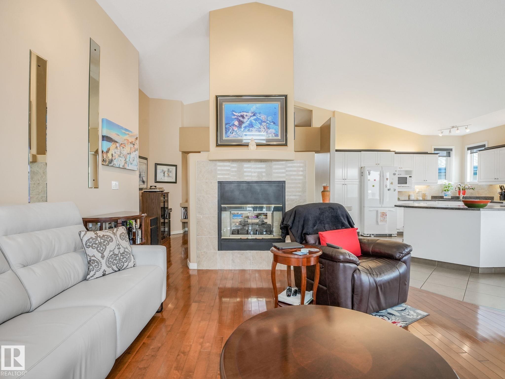 1058 James Crescent, Edmonton, AB