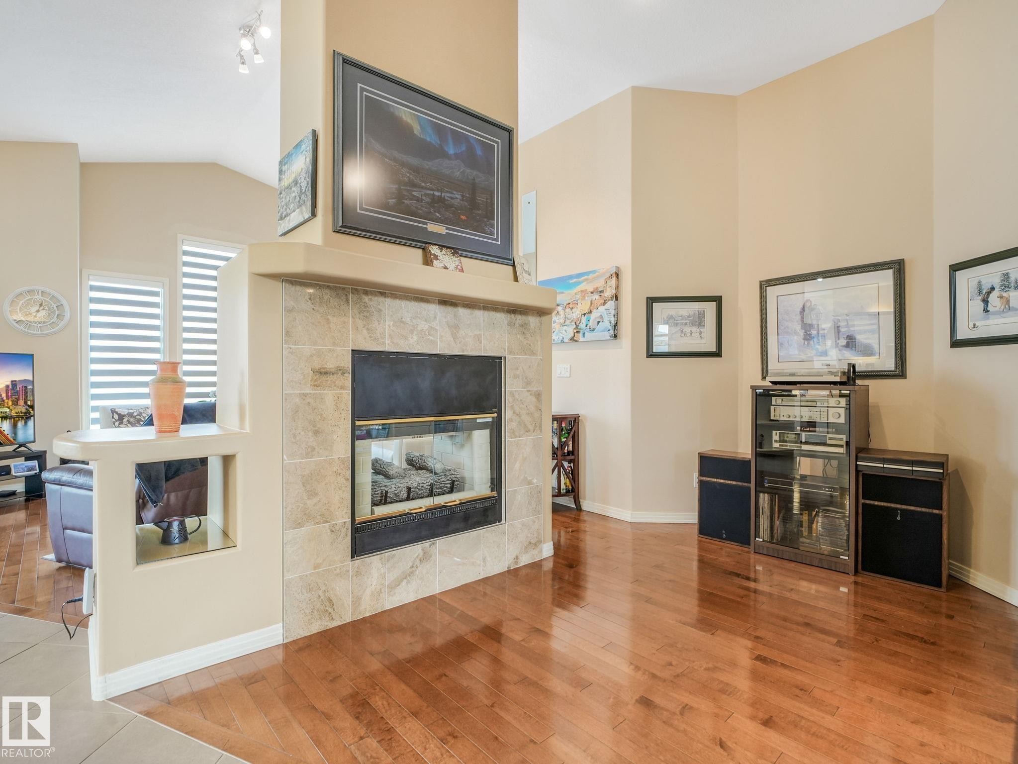 1058 James Crescent, Edmonton, AB