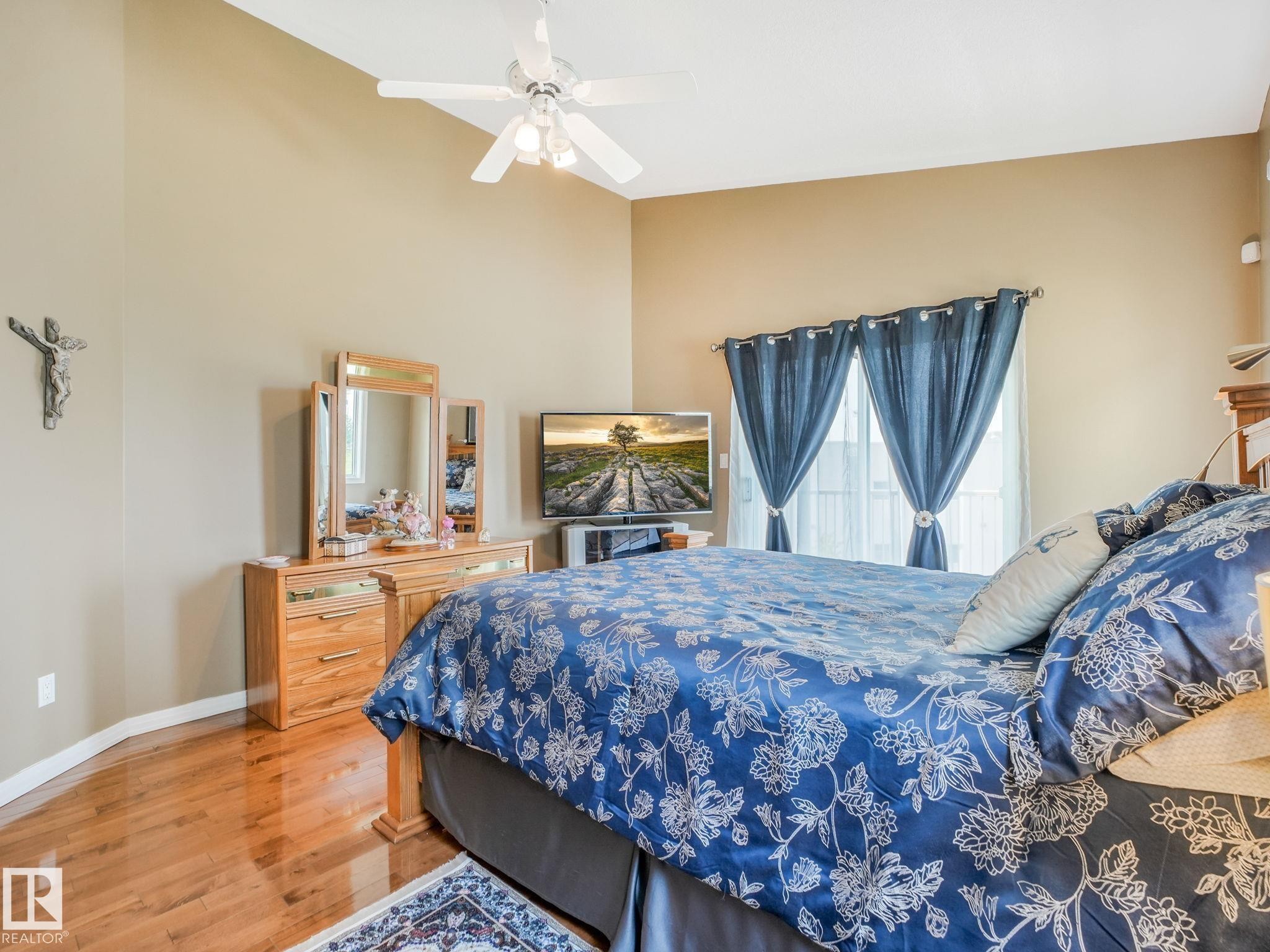 1058 James Crescent, Edmonton, AB