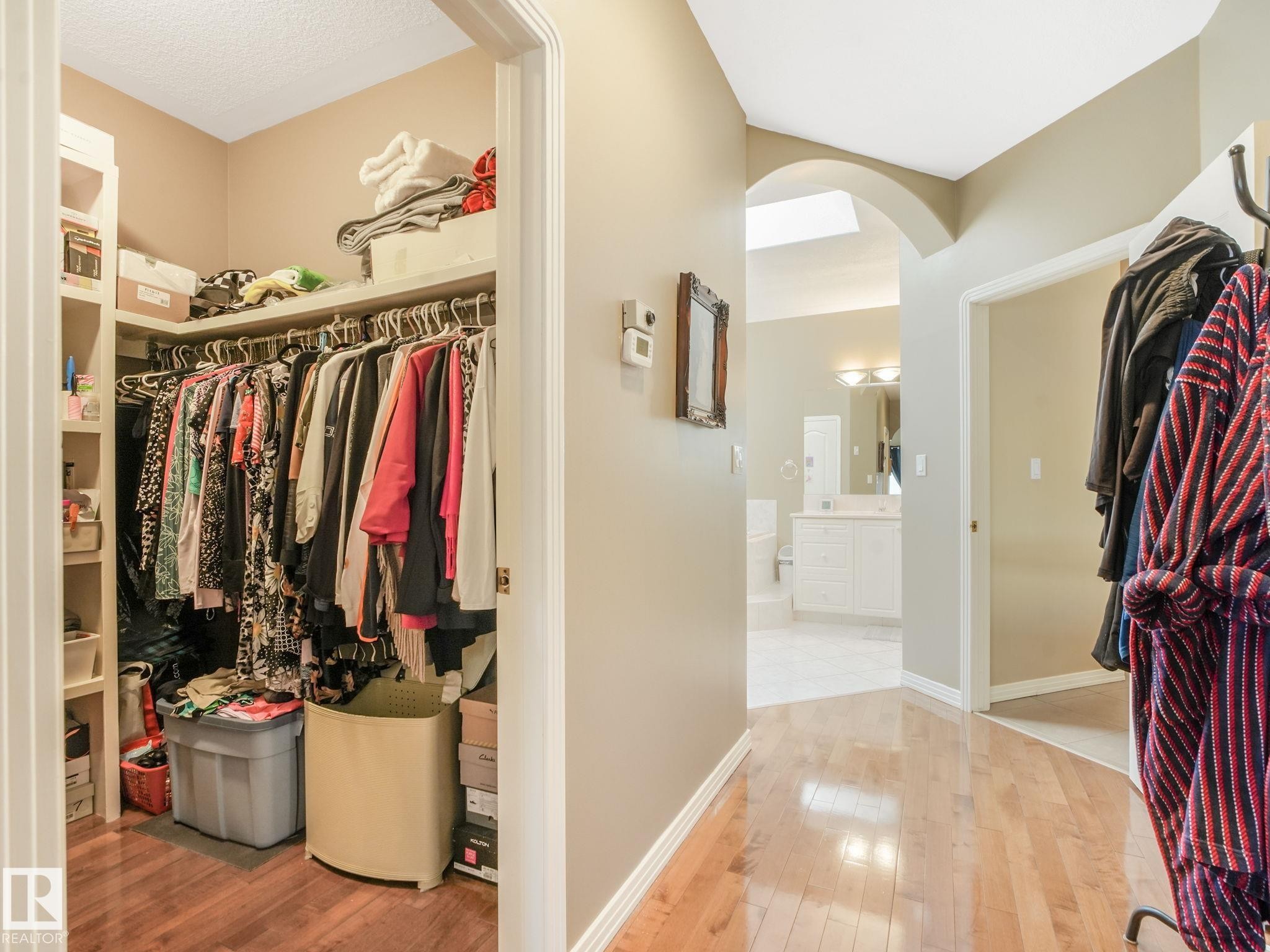 1058 James Crescent, Edmonton, AB