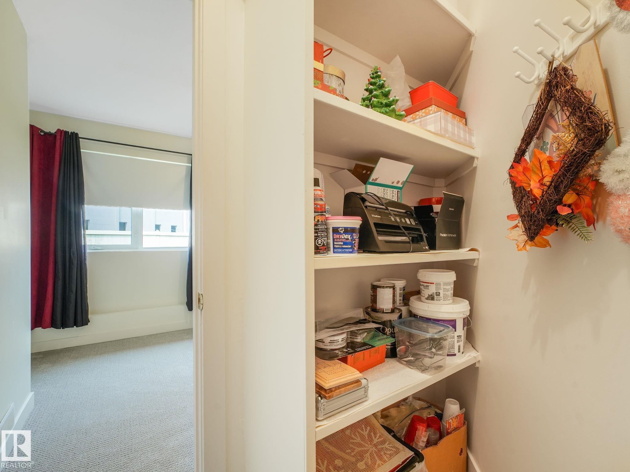 1058 James Crescent, Edmonton, AB