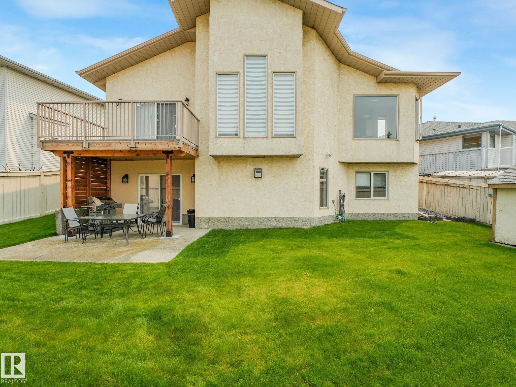 1058 James Crescent, Edmonton, AB