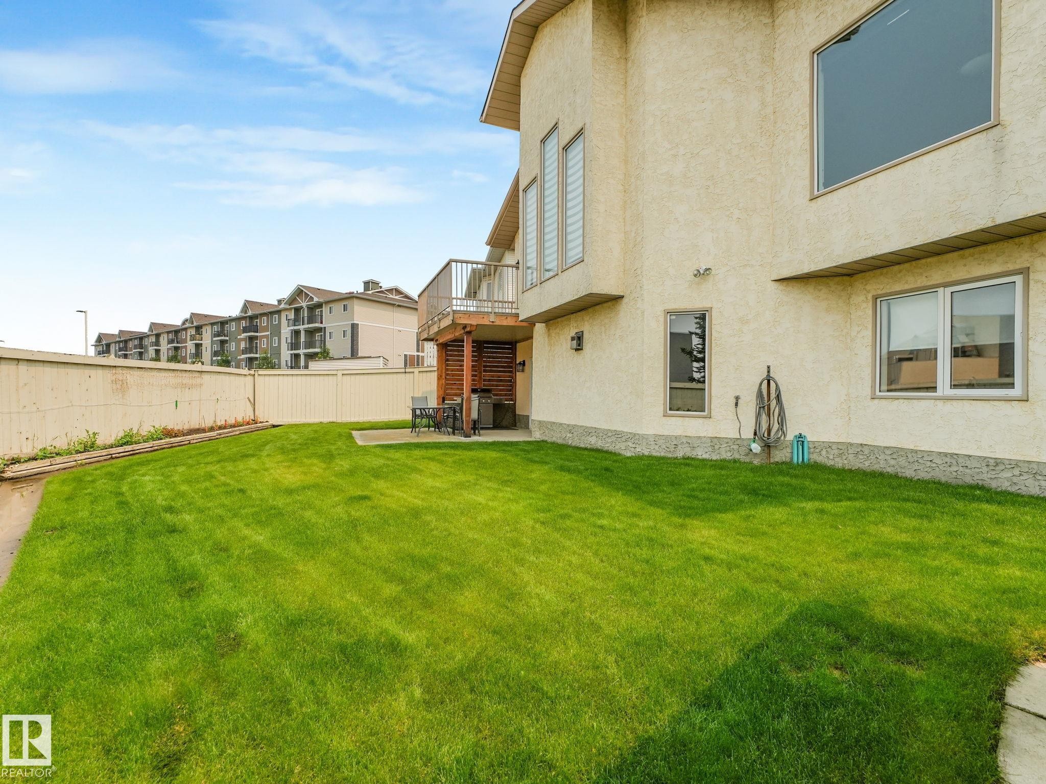 1058 James Crescent, Edmonton, AB