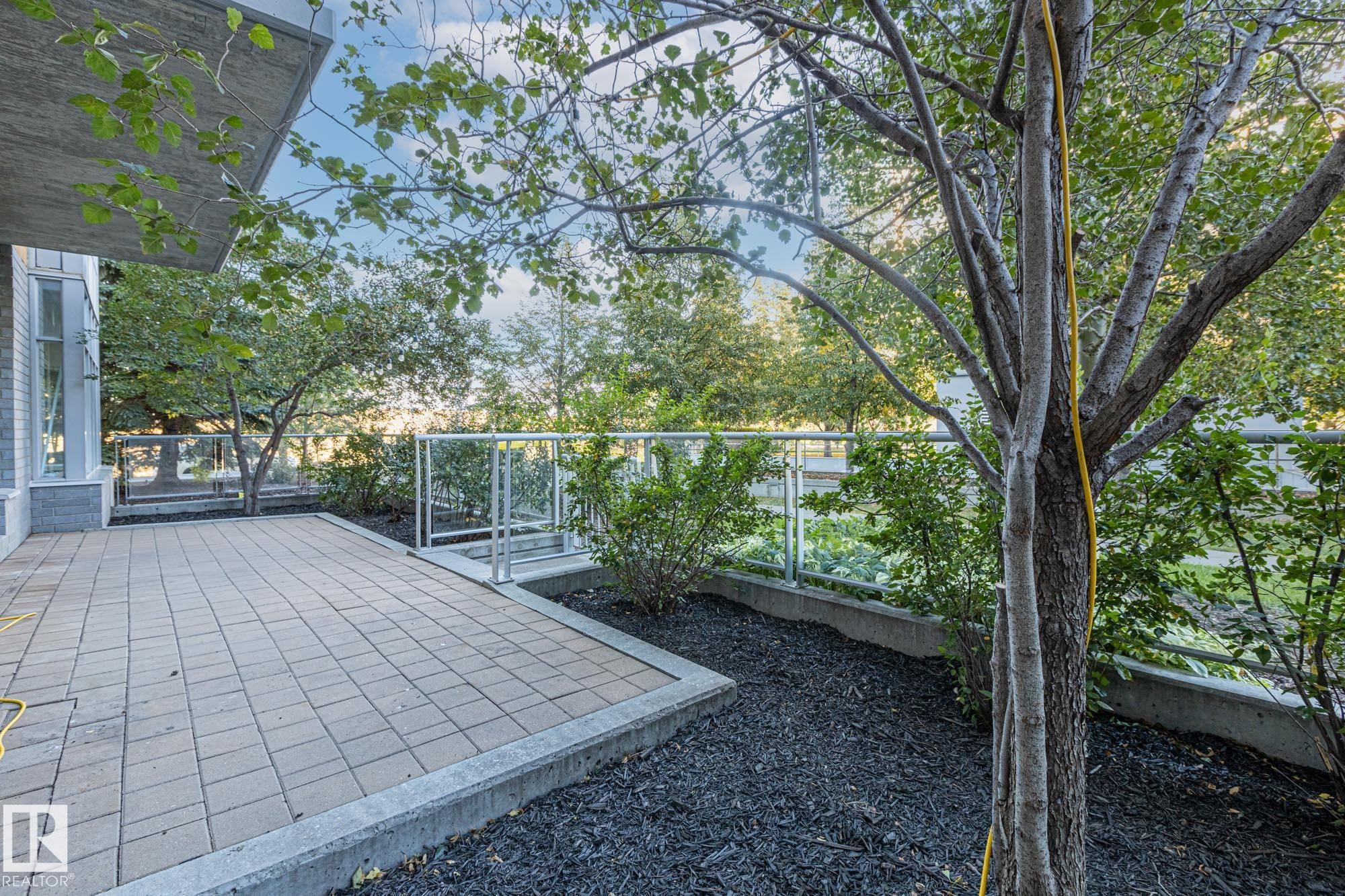 106 2504 109 Street, Edmonton, AB - Outdoor