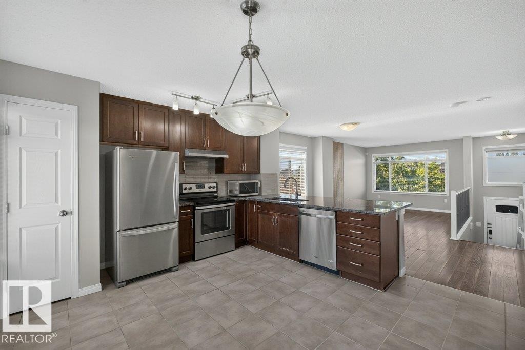 #39 7503 Getty Ga Nw, Edmonton, AB - Indoor Photo Showing Kitchen With Stainless Steel Kitchen