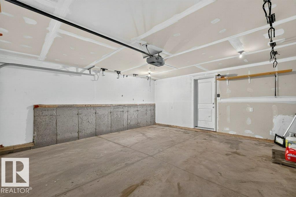 #39 7503 Getty Ga Nw, Edmonton, AB - Indoor Photo Showing Garage