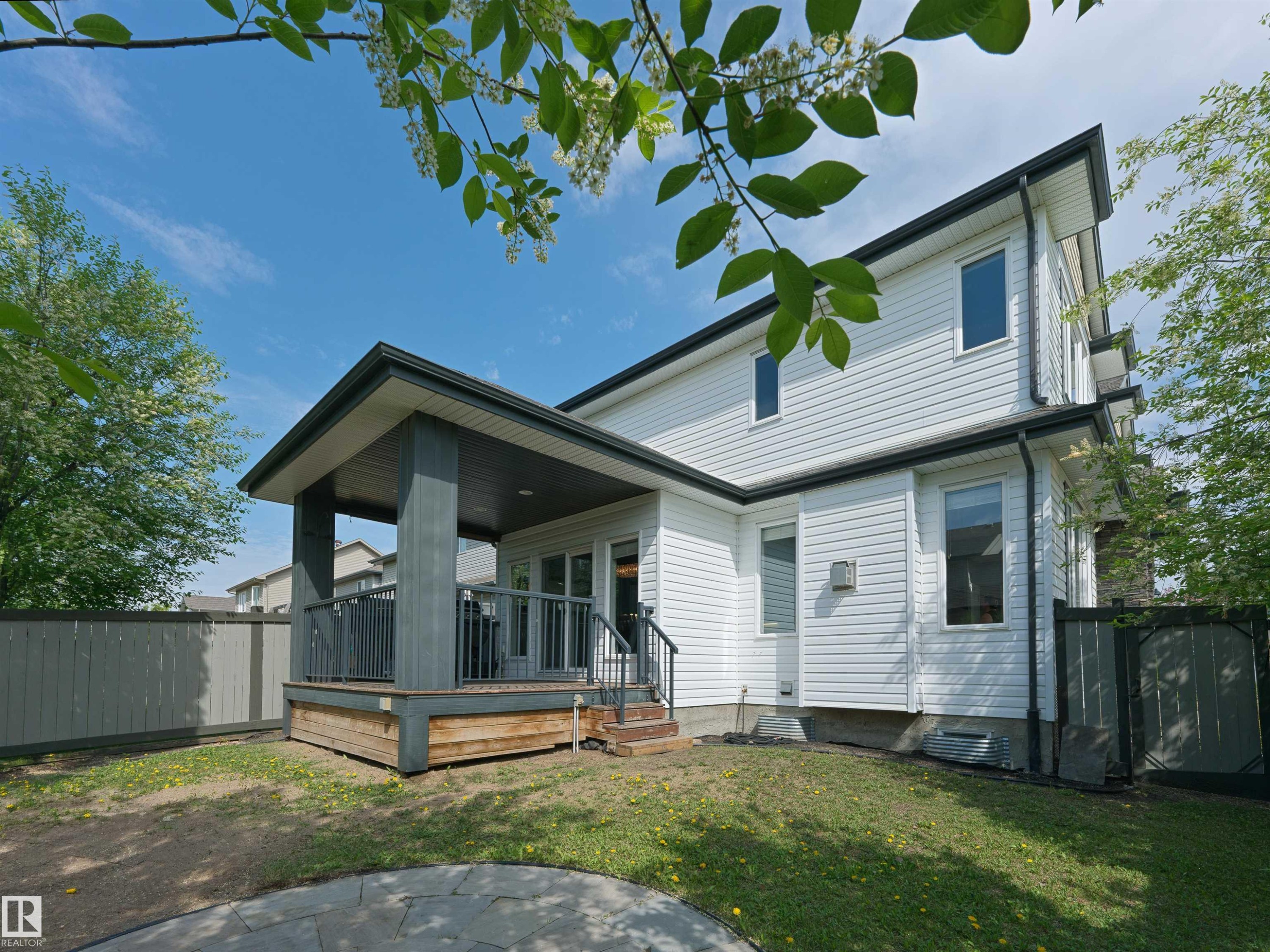 17119 5 Avenue, Edmonton, AB