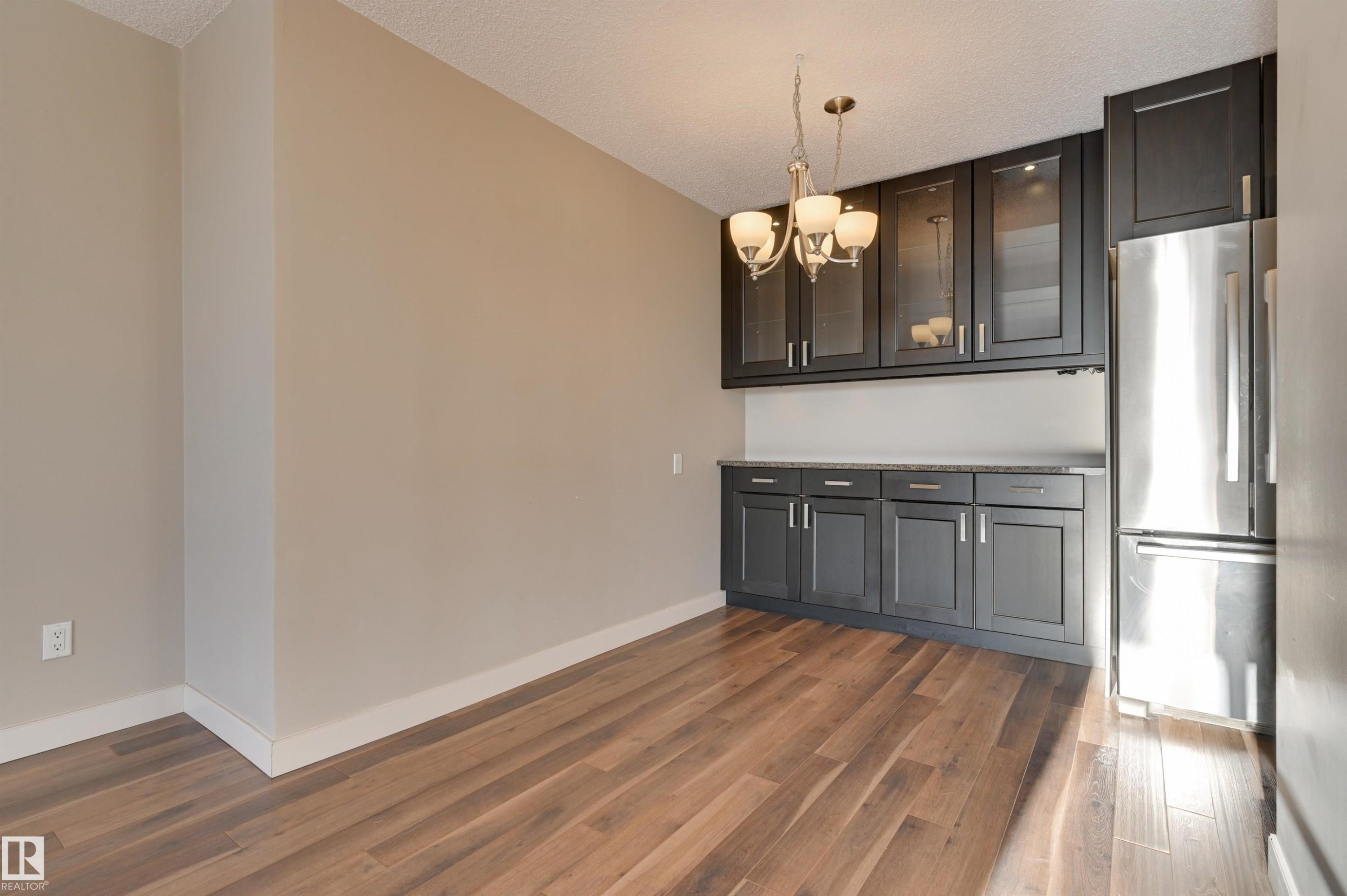 #406 12141 Jasper Av Nw, Edmonton, AB - Indoor Photo Showing Kitchen