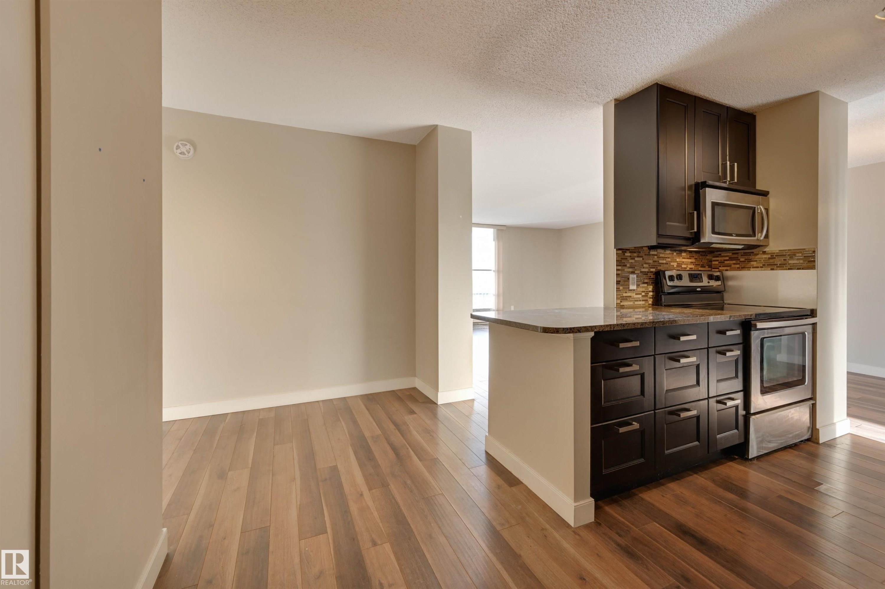 #406 12141 Jasper Av Nw, Edmonton, AB - Indoor Photo Showing Kitchen