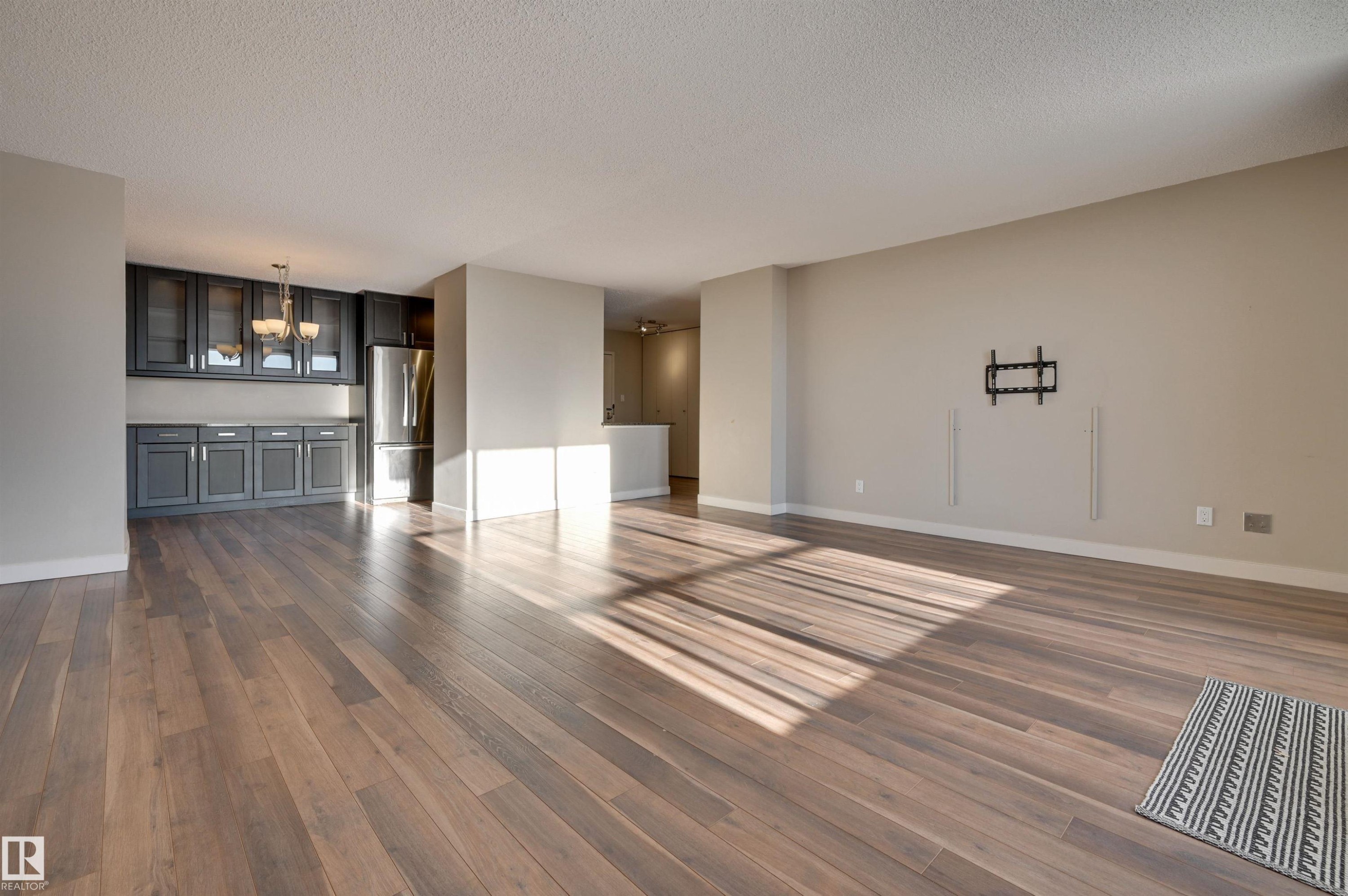 #406 12141 Jasper Av Nw, Edmonton, AB - Indoor Photo Showing Living Room