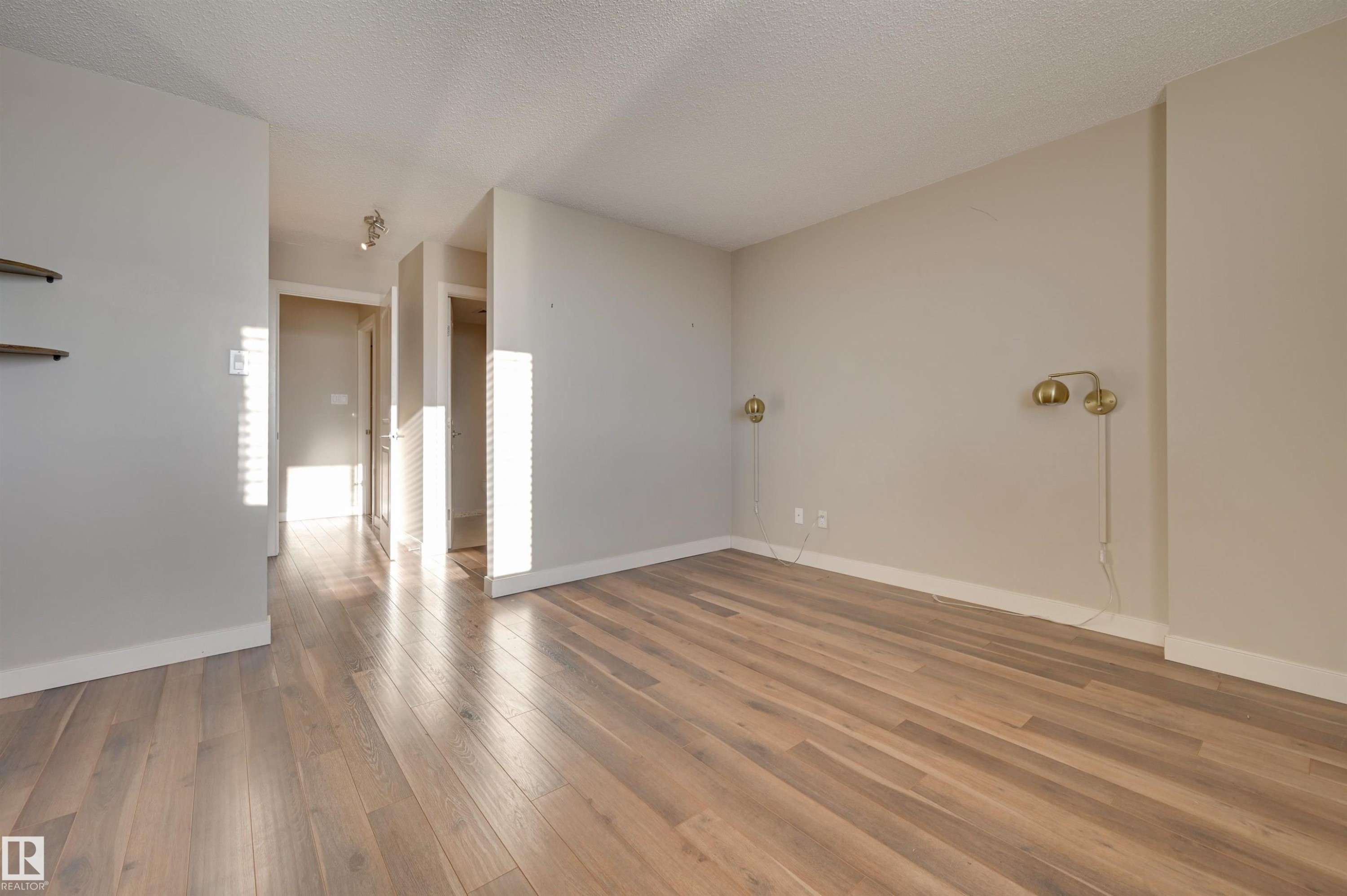#406 12141 Jasper Av Nw, Edmonton, AB - Indoor Photo Showing Other Room