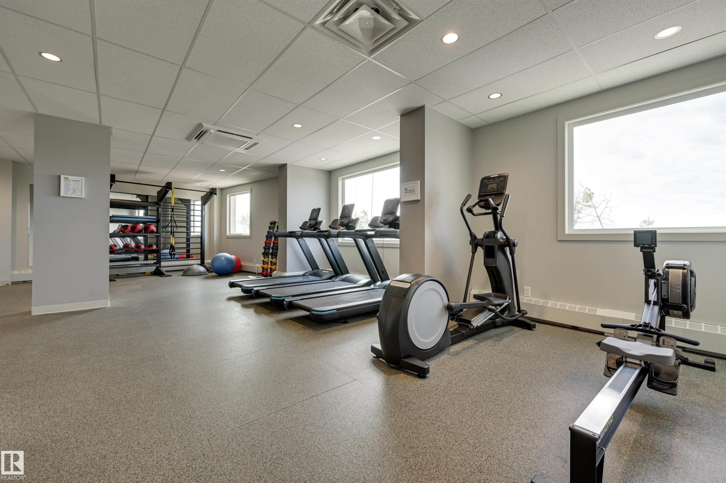 #406 12141 Jasper Av Nw, Edmonton, AB - Indoor Photo Showing Gym Room