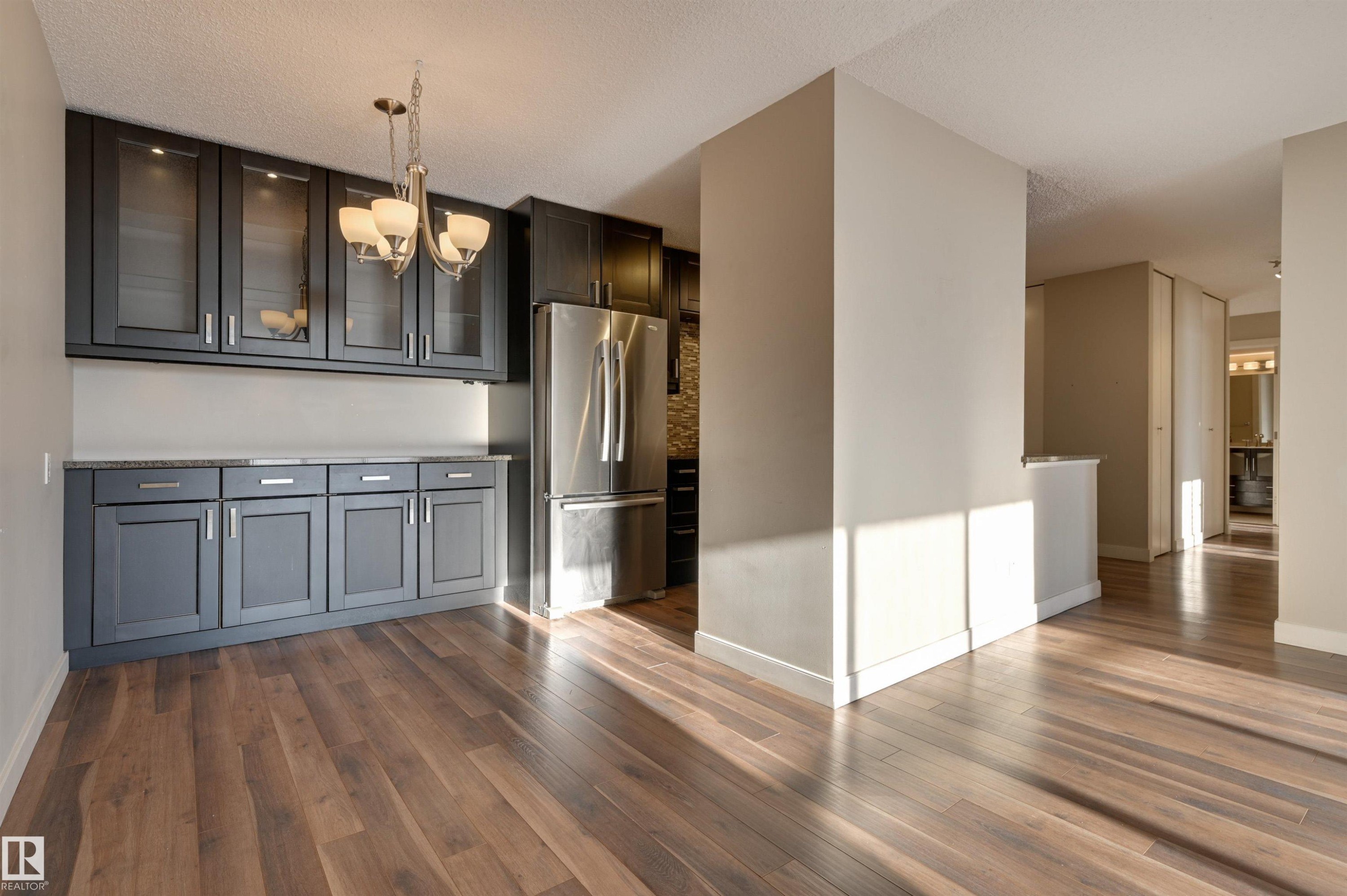 #406 12141 Jasper Av Nw, Edmonton, AB - Indoor Photo Showing Kitchen