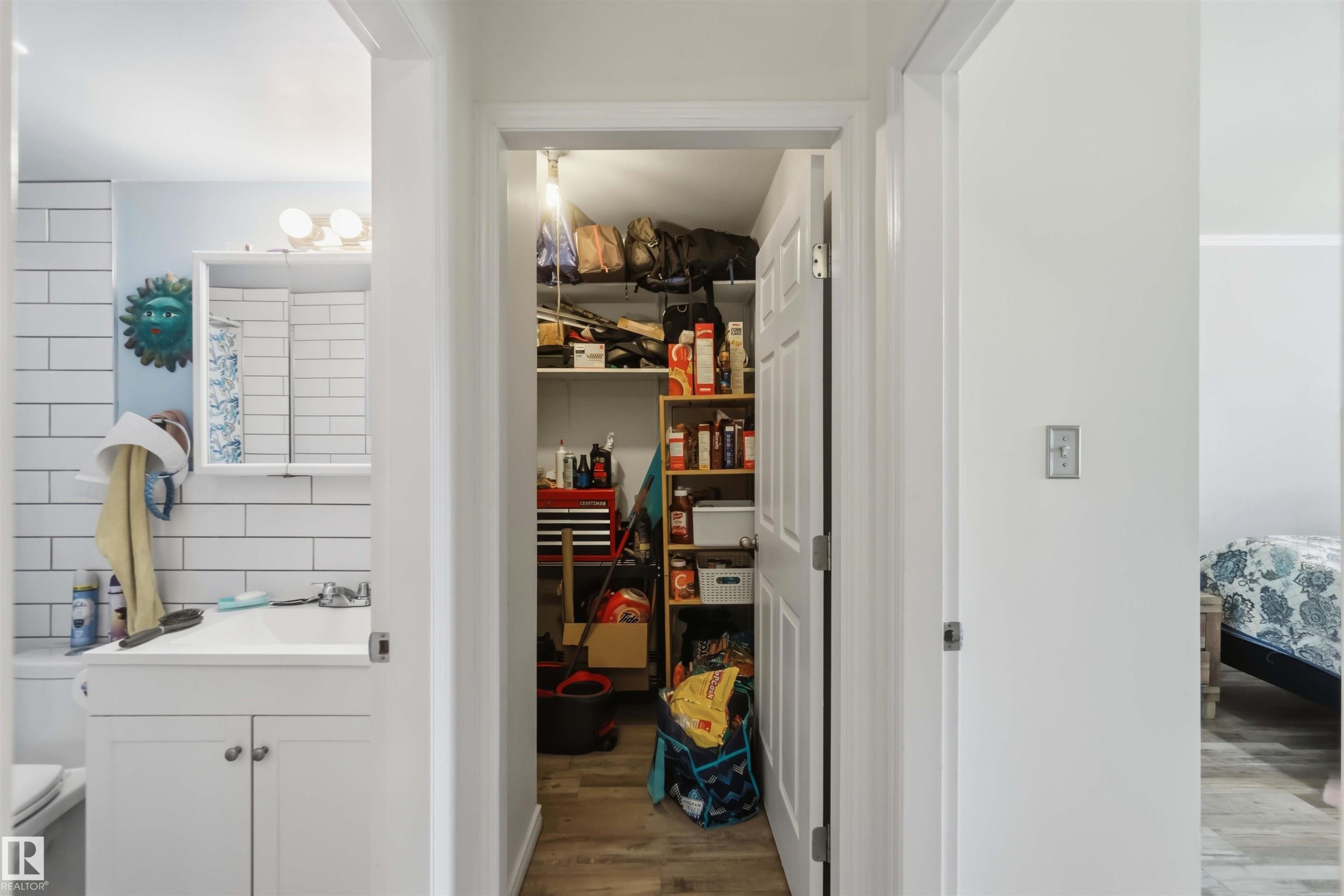 Image quality insufficient for description - 204 4601 131 Avenue, Edmonton, AB