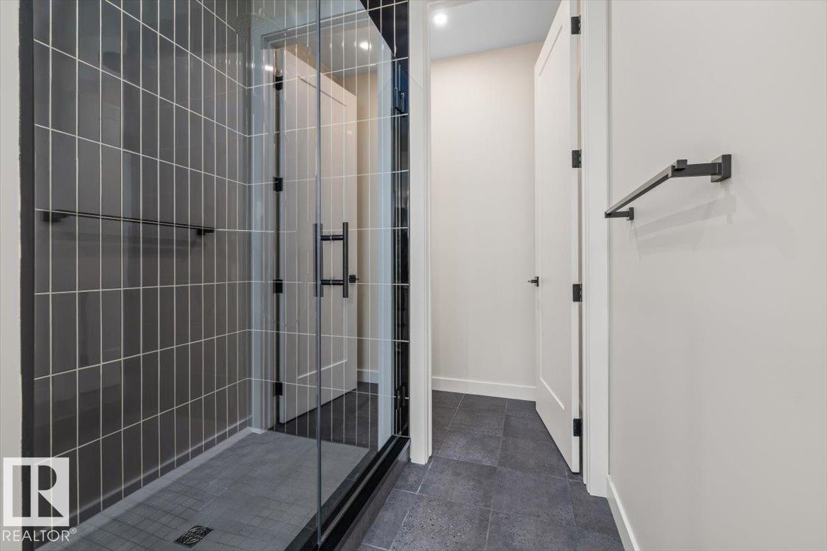 10932 132 Street, Edmonton, AB - Indoor Photo Showing Bathroom
