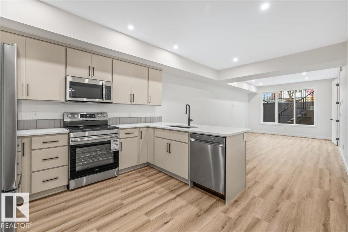 10932 132 Street, Edmonton, AB - Indoor Photo Showing Kitchen