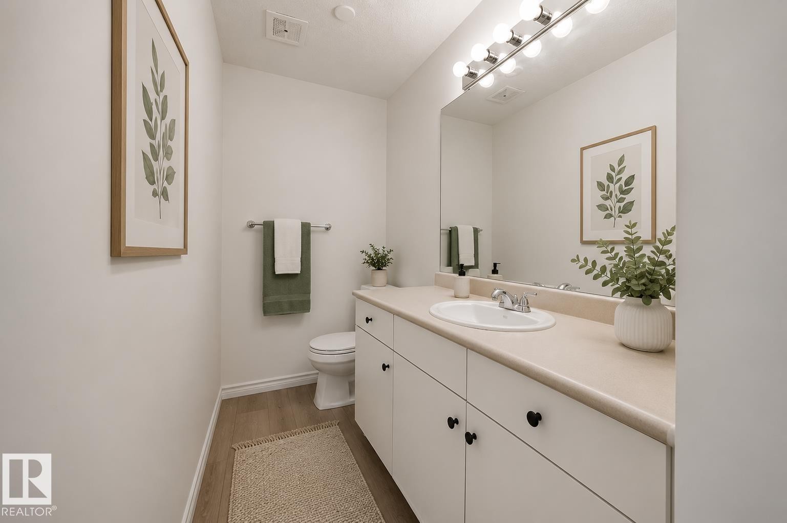 #105 14530 52 St Nw, Edmonton, AB - Indoor Photo Showing Bathroom
