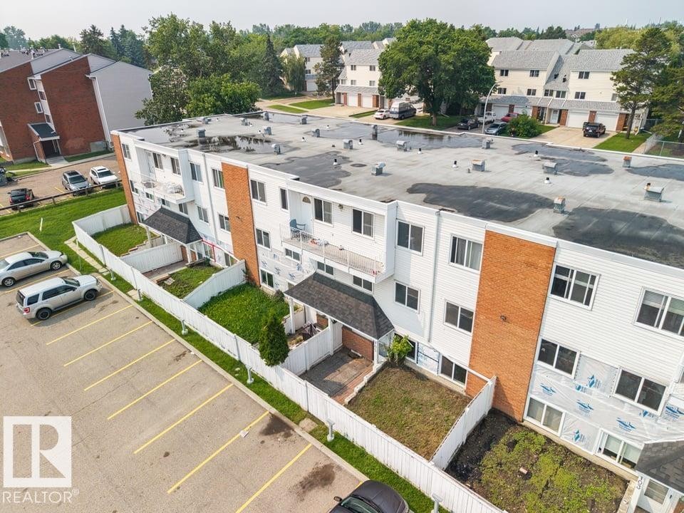 #105 14530 52 St Nw, Edmonton, AB - Outdoor