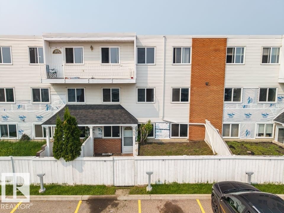 #105 14530 52 St Nw, Edmonton, AB - Outdoor