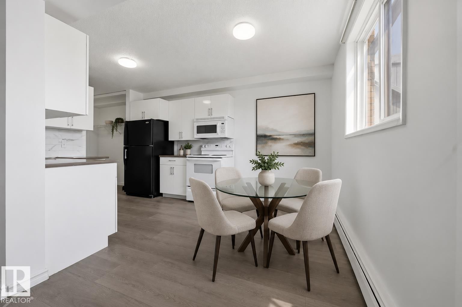 #105 14530 52 St Nw, Edmonton, AB - Indoor