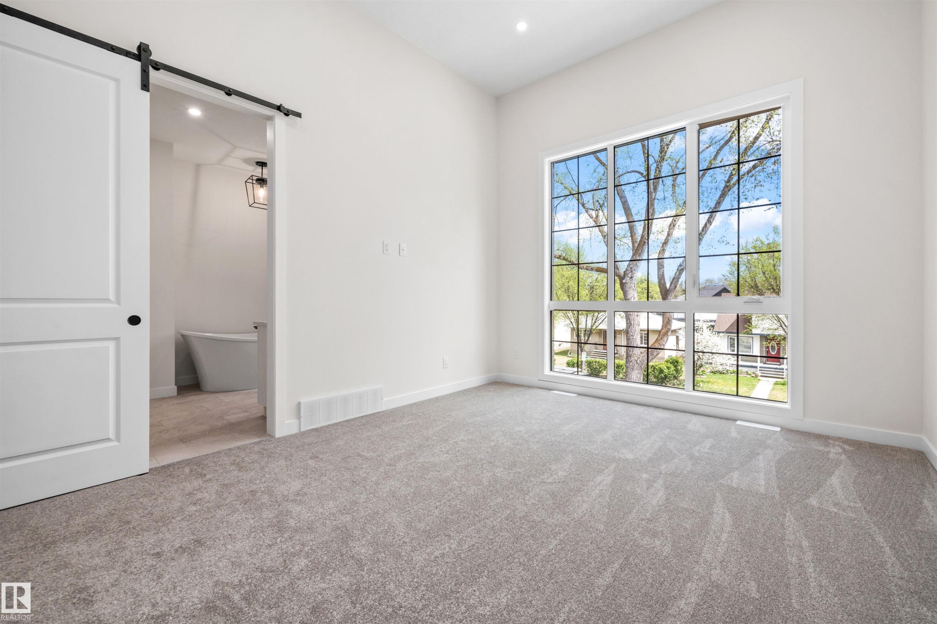 10934 132 Street, Edmonton, AB - Indoor Photo Showing Other Room
