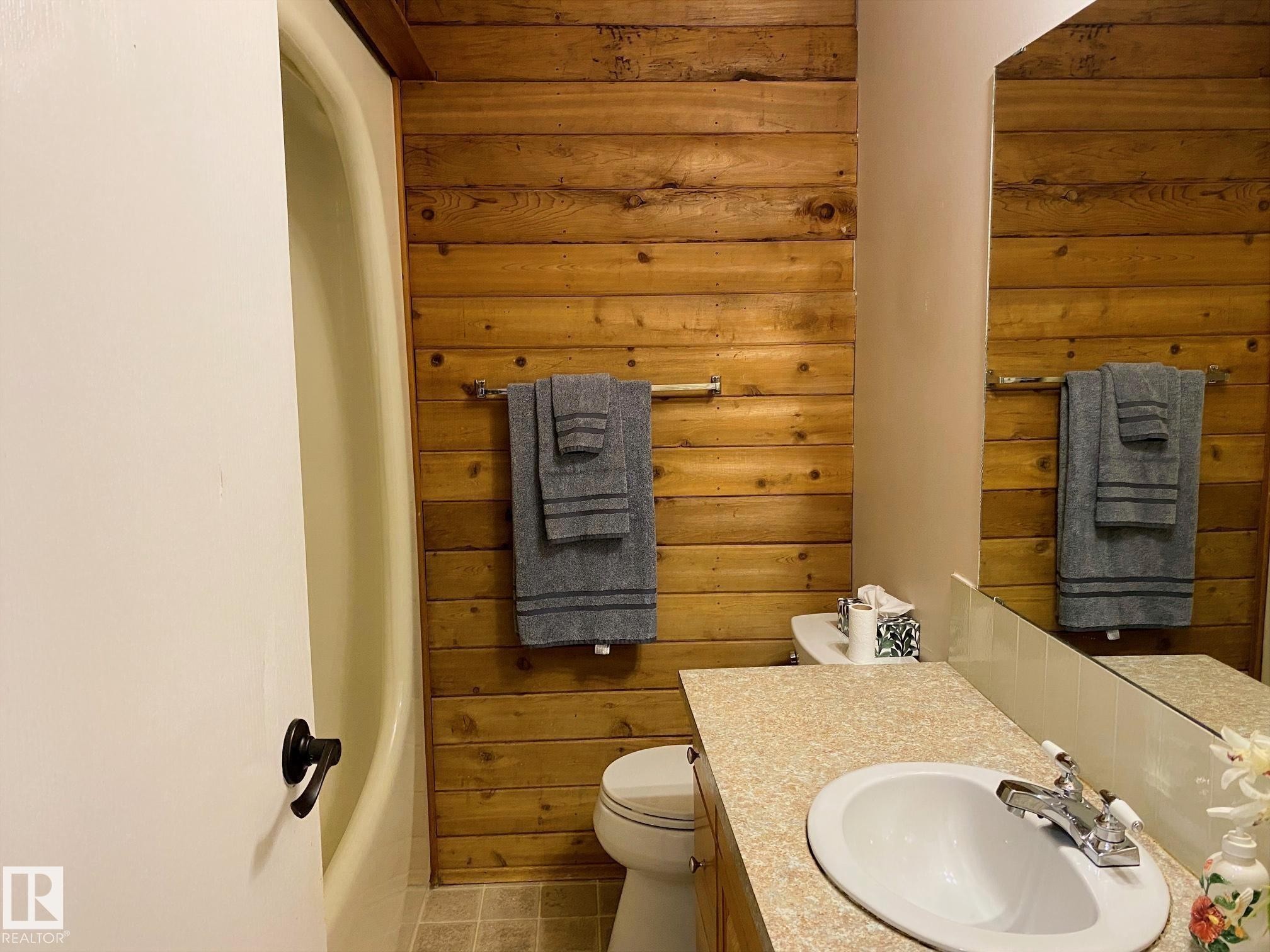 2211 Millbourne Road W, Edmonton, AB