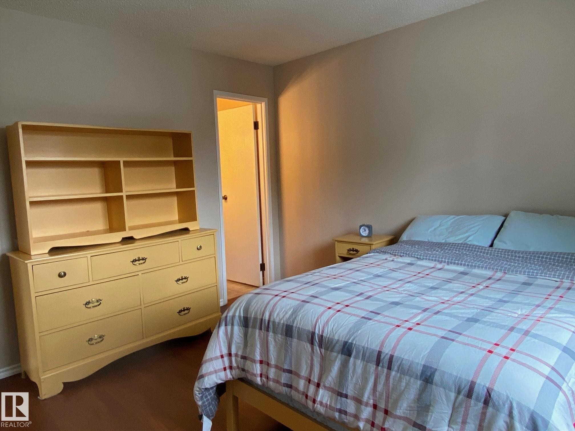 2211 Millbourne Road W, Edmonton, AB