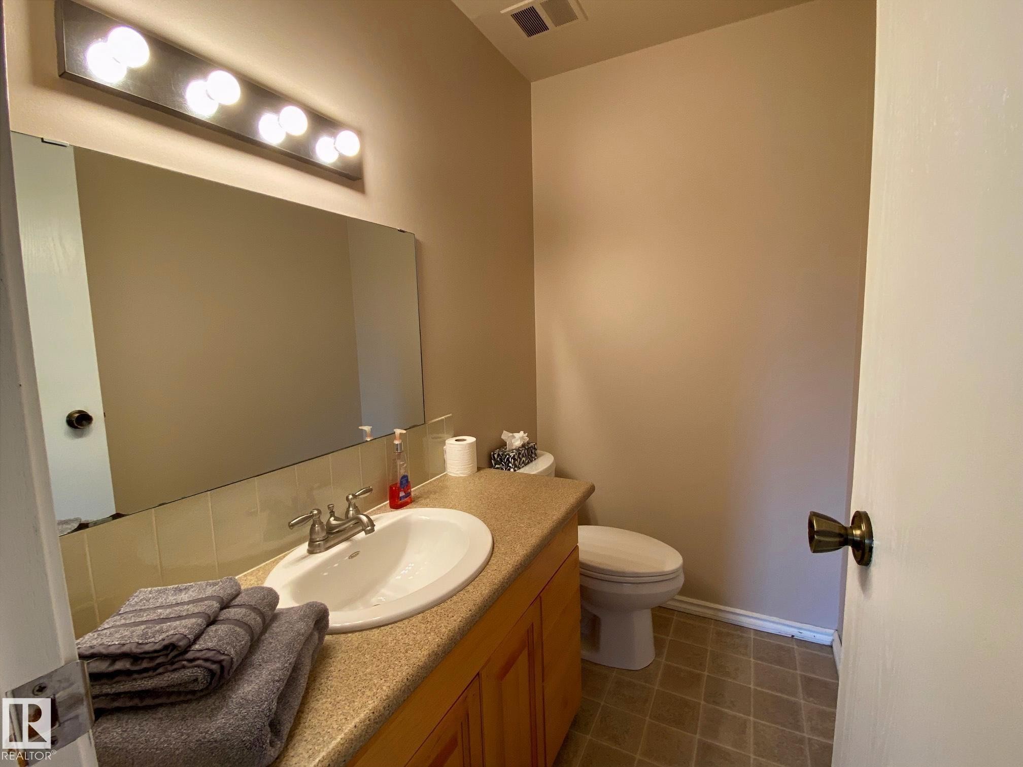 2211 Millbourne Road W, Edmonton, AB