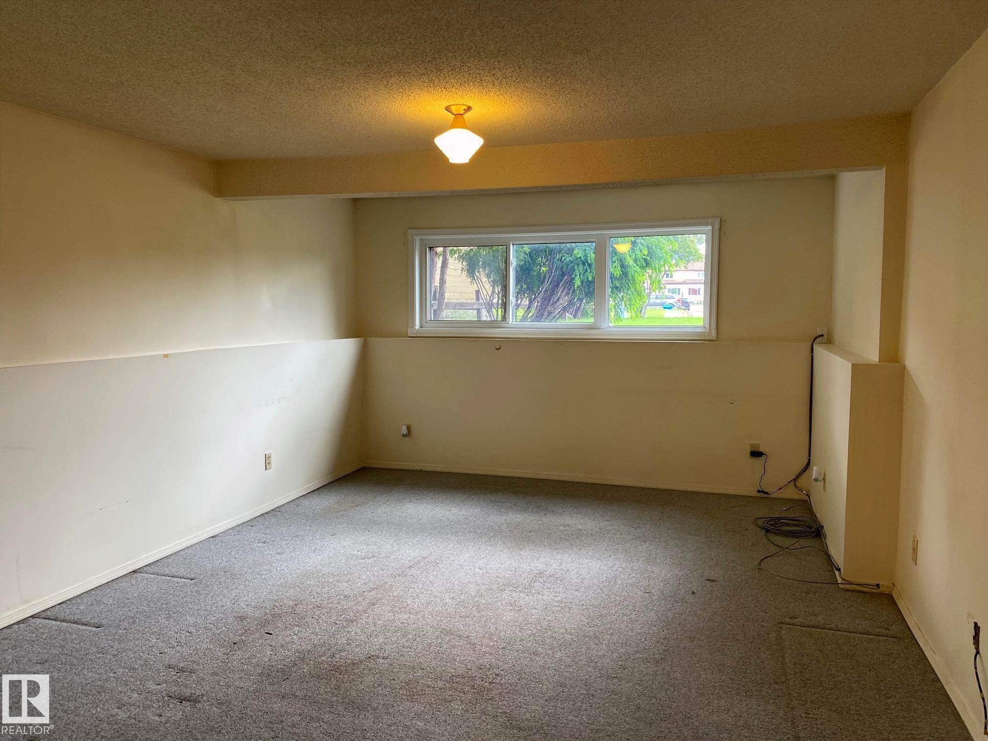 2211 Millbourne Road W, Edmonton, AB