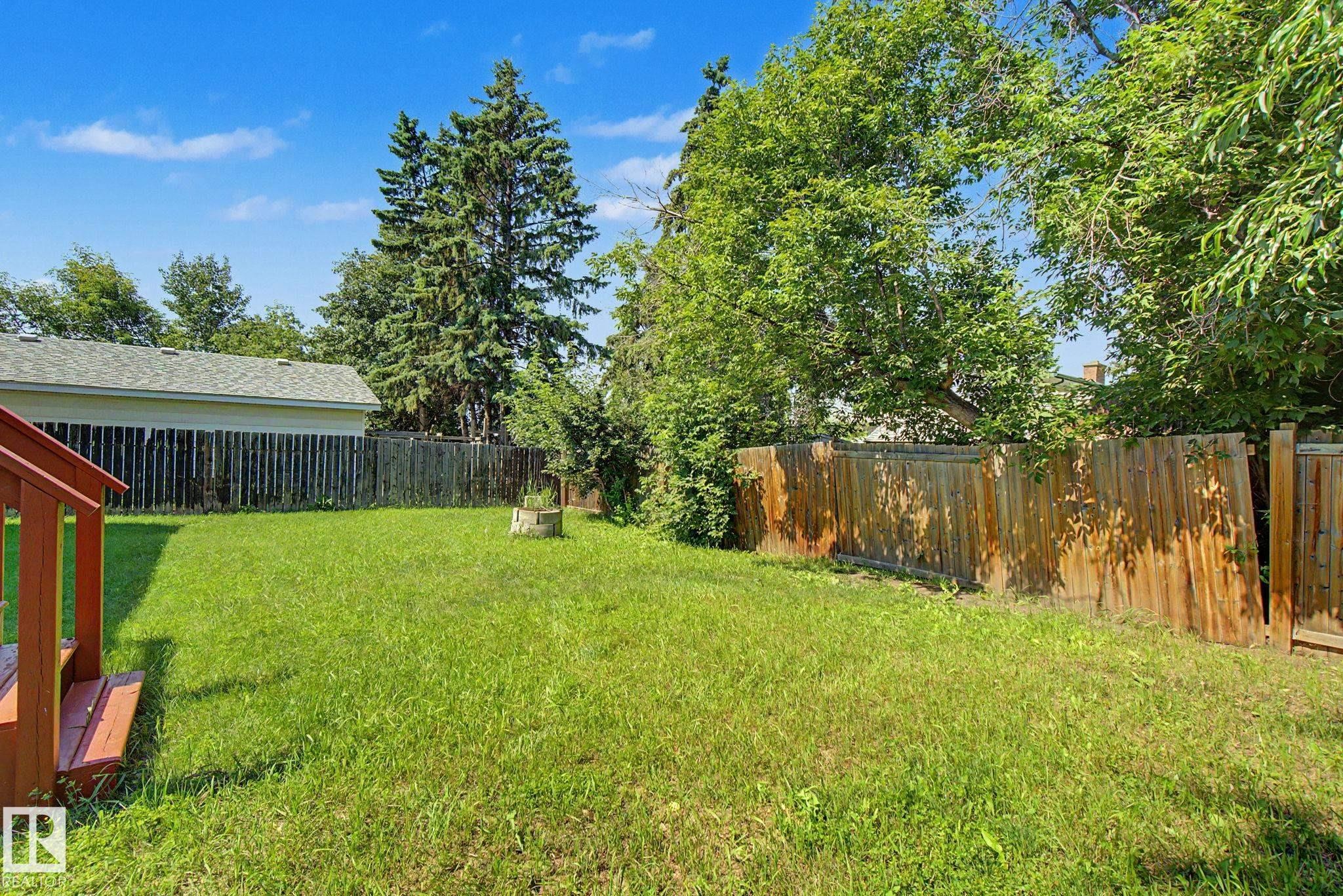 2211 Millbourne Road Nw, Edmonton, AB - Outdoor