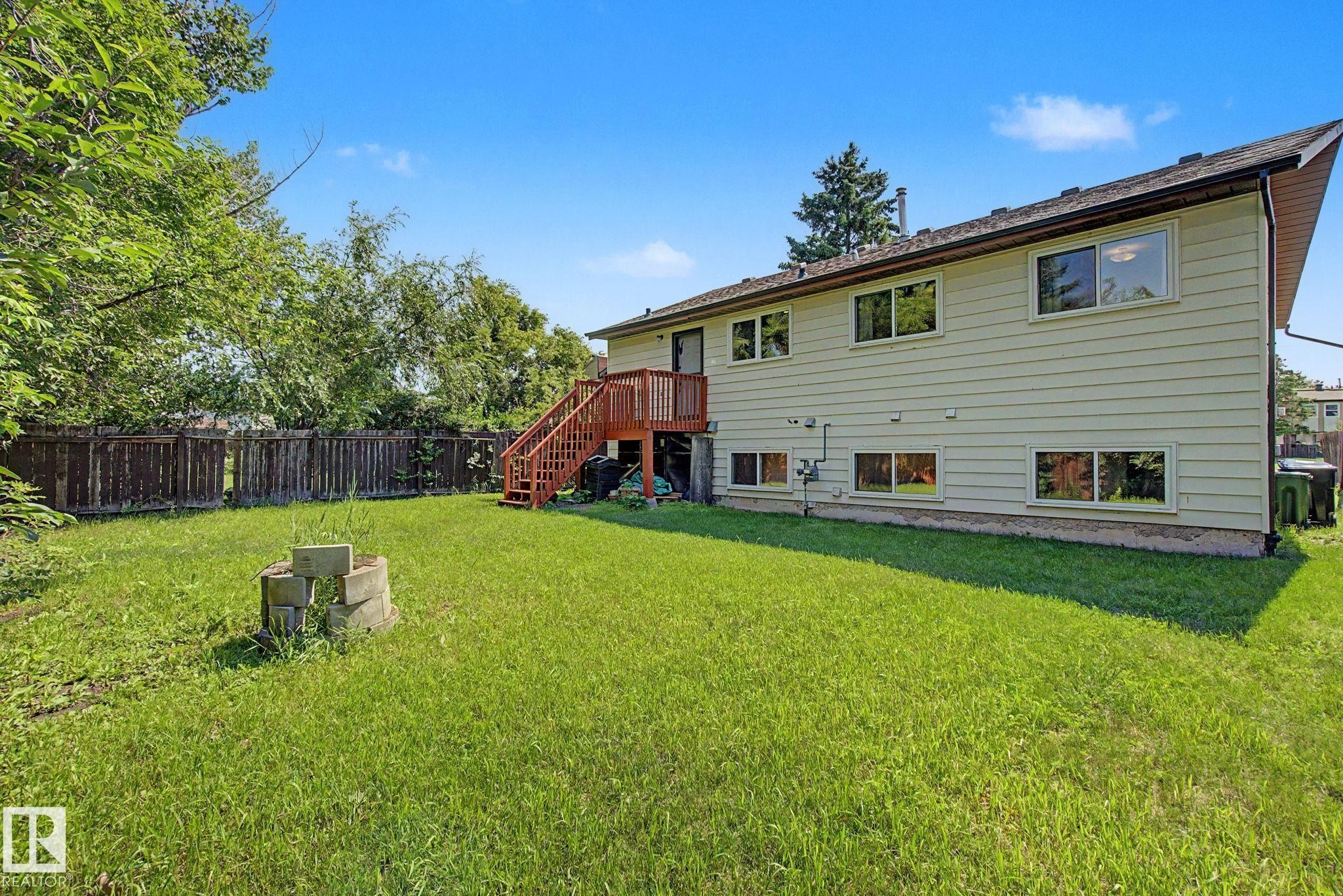 2211 Millbourne Road Nw, Edmonton, AB - Outdoor
