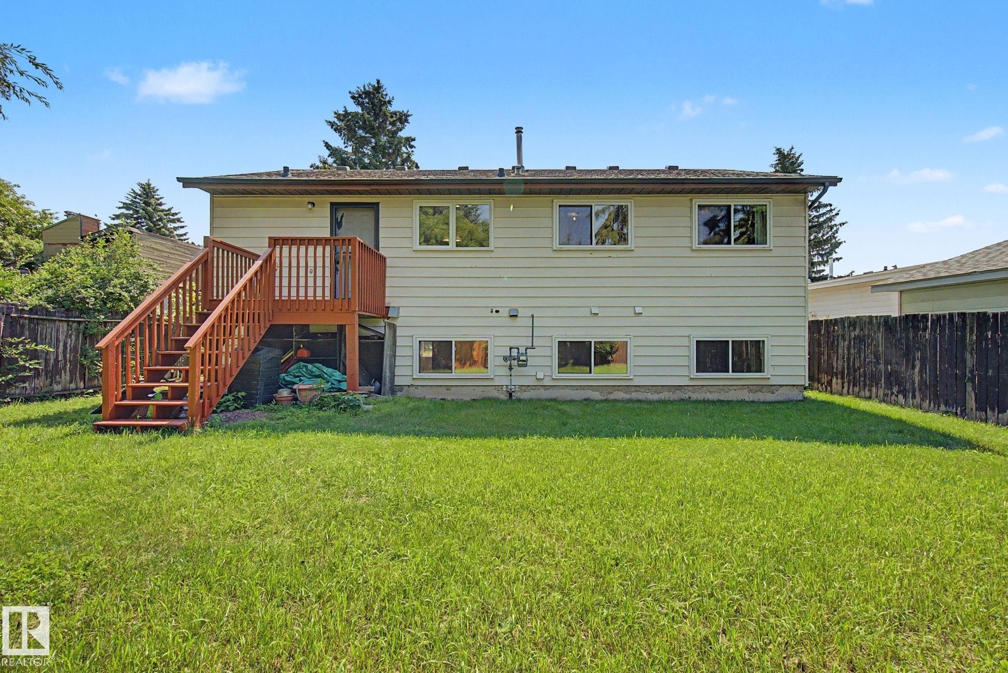 2211 Millbourne Road Nw, Edmonton, AB - Outdoor