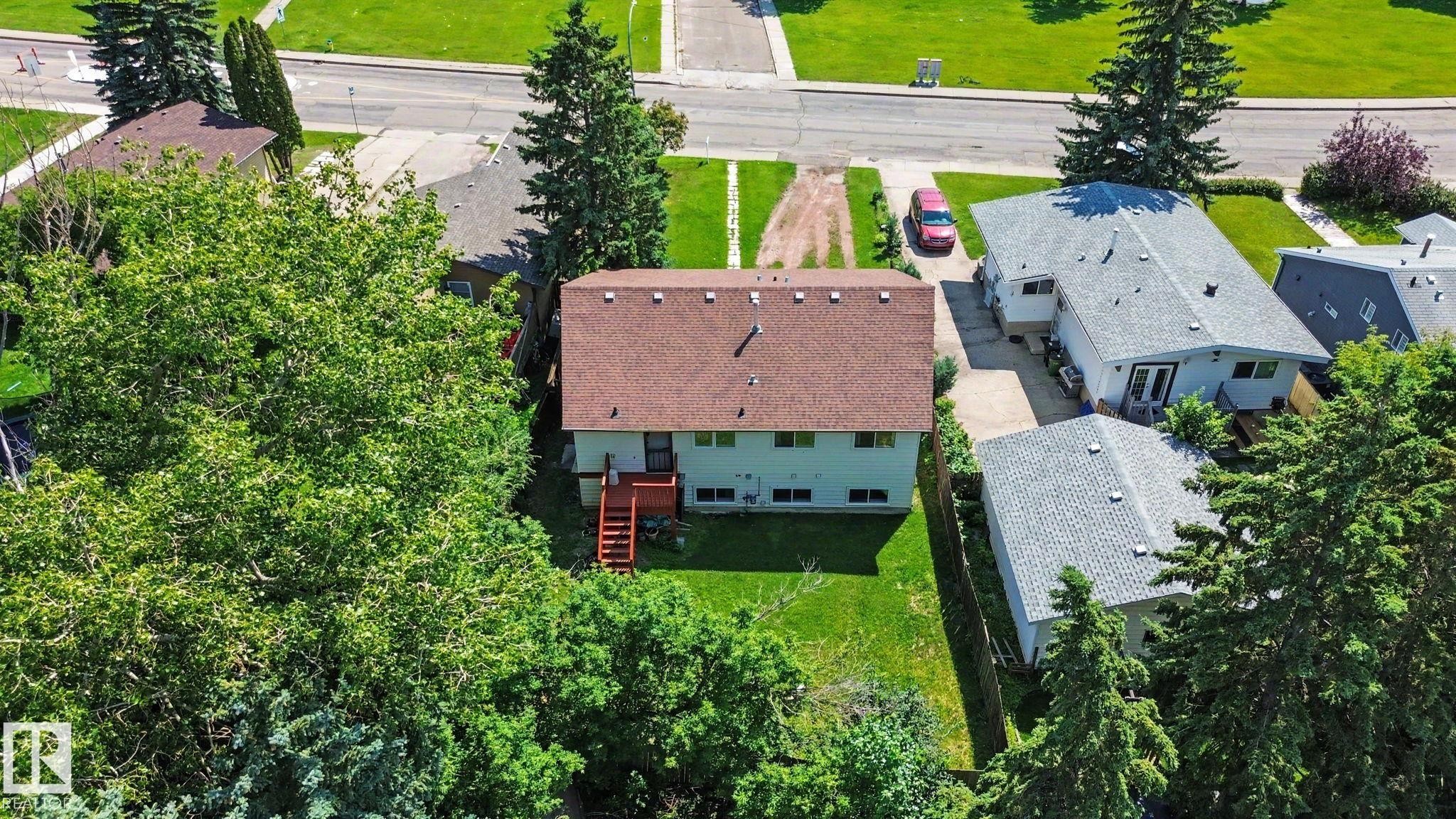 2211 Millbourne Road Nw, Edmonton, AB - Outdoor