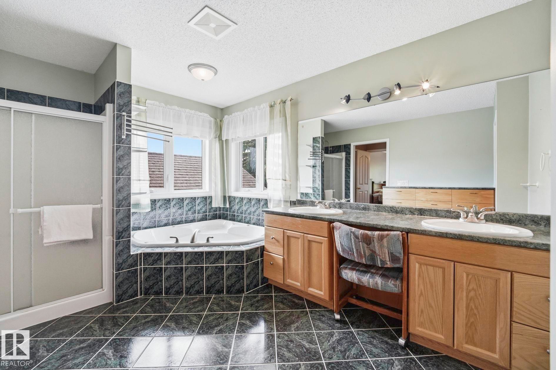 714 Dalhousie Way, Edmonton, AB
