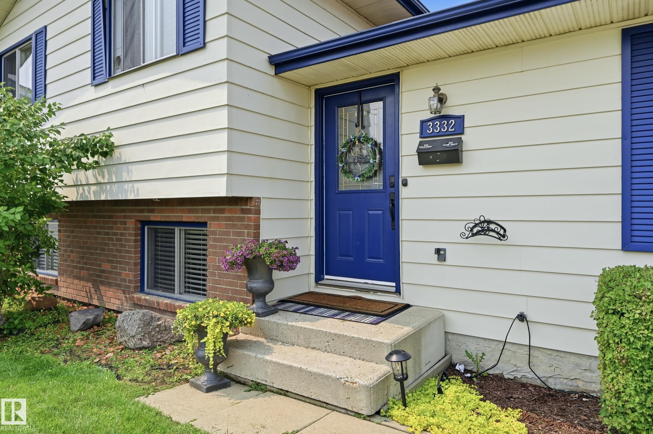 3332 138 Avenue Nw, Edmonton, AB - Outdoor