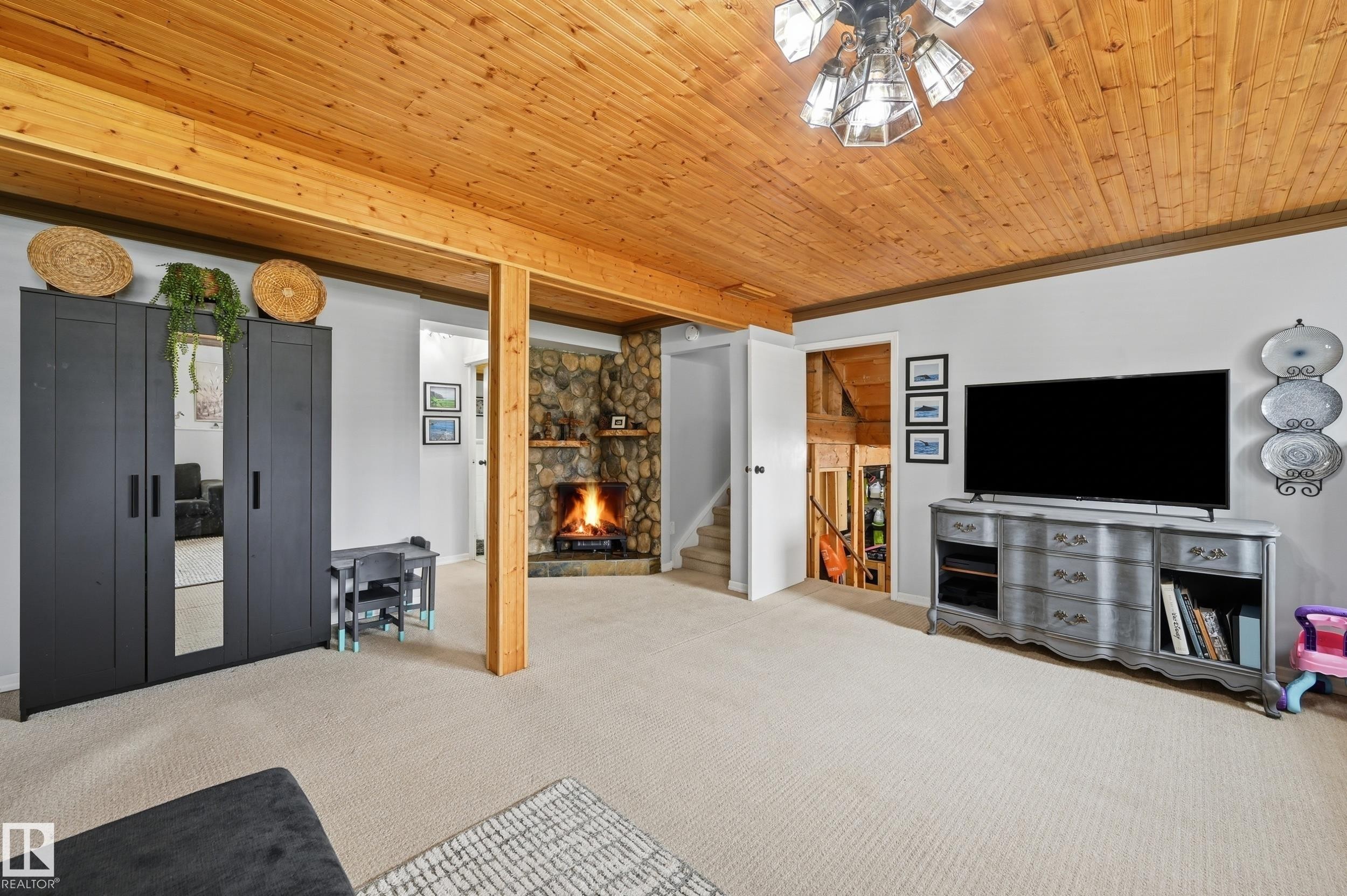 3332 138 Avenue Nw, Edmonton, AB - Indoor