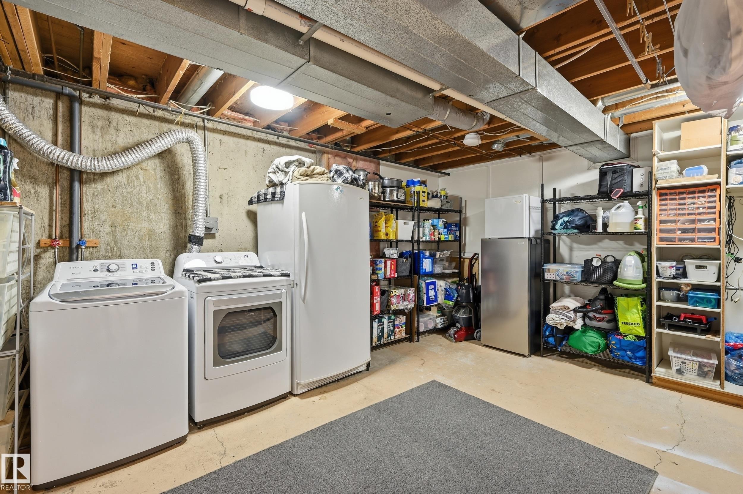 3332 138 Avenue Nw, Edmonton, AB - Indoor Photo Showing Laundry Room
