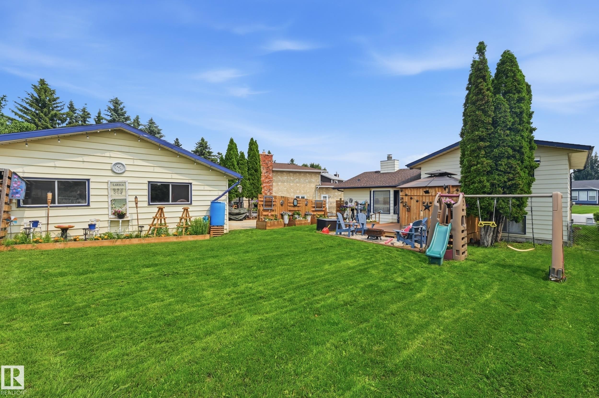 3332 138 Avenue Nw, Edmonton, AB - Outdoor