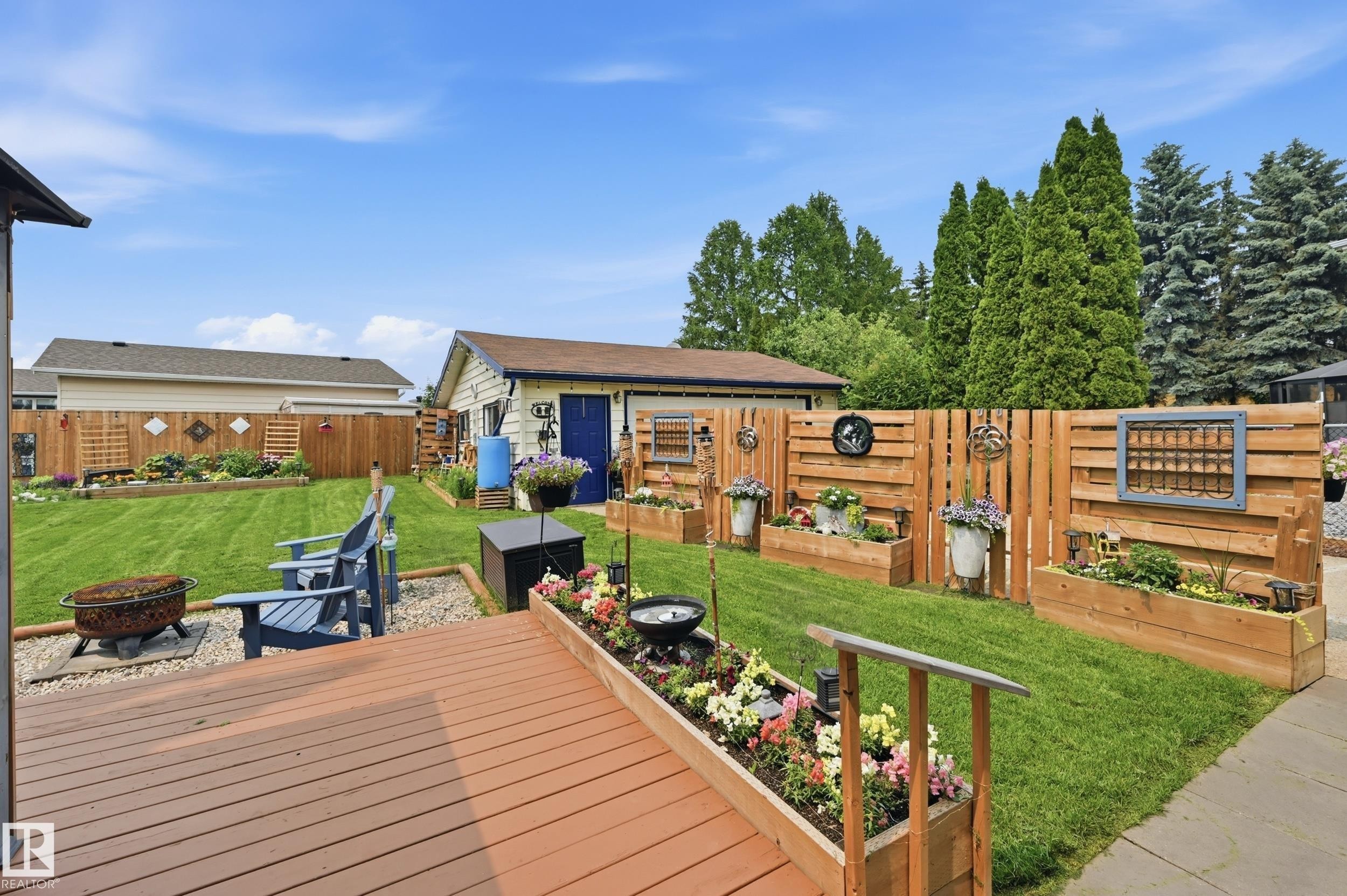 3332 138 Avenue Nw, Edmonton, AB - Outdoor