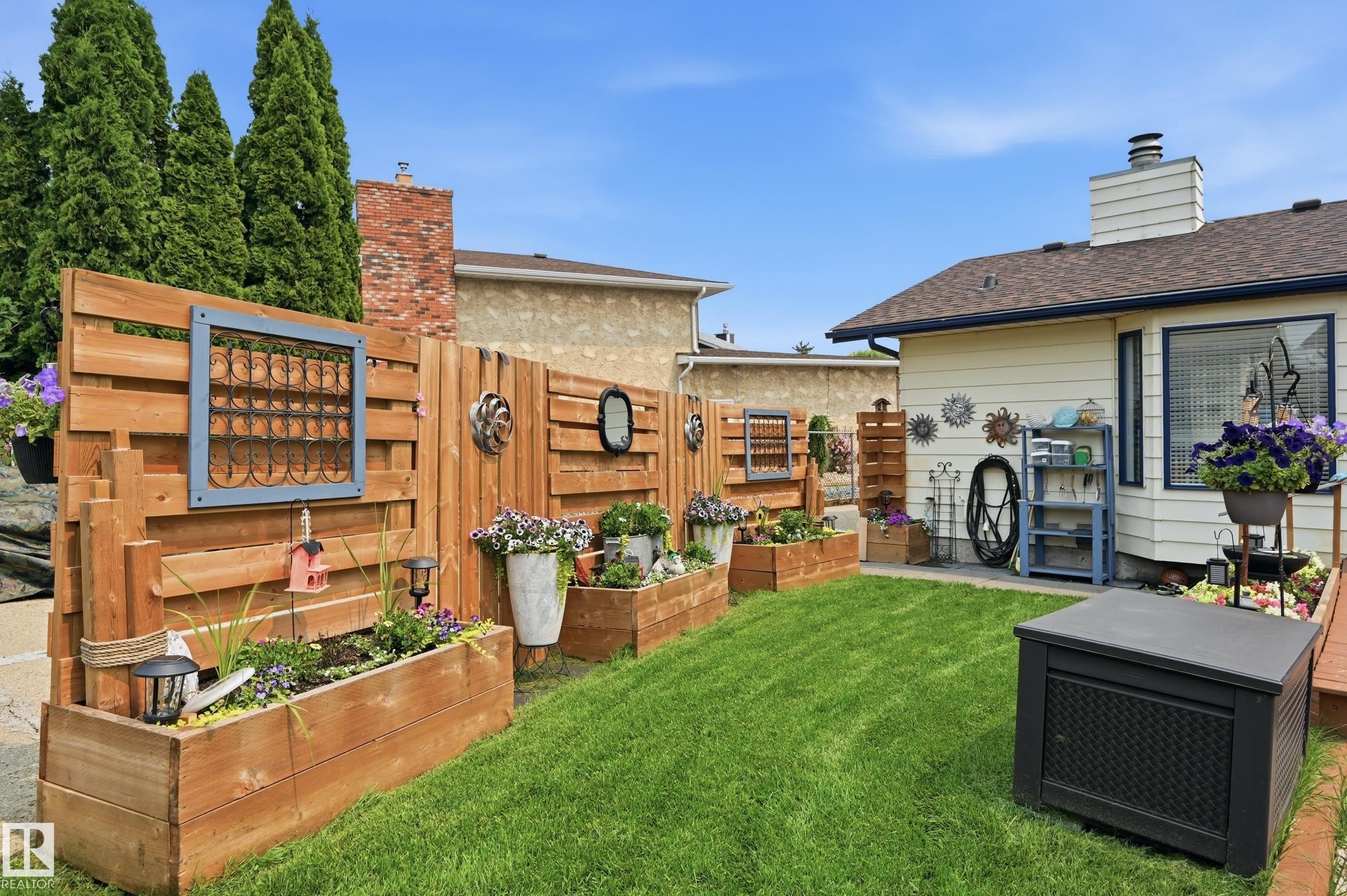 3332 138 Avenue Nw, Edmonton, AB - Outdoor