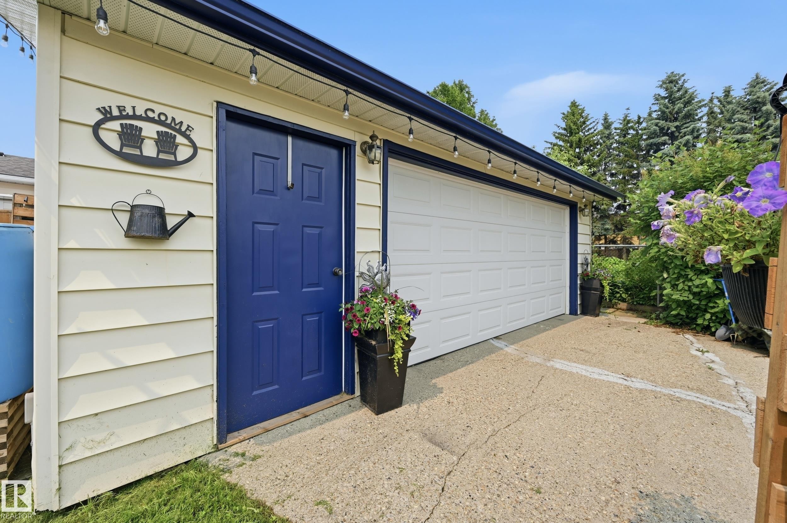 3332 138 Avenue Nw, Edmonton, AB - Outdoor With Exterior