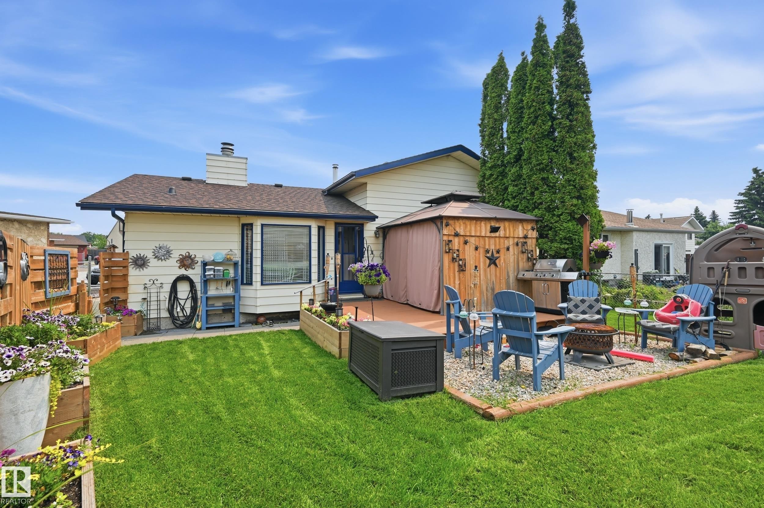 3332 138 Avenue Nw, Edmonton, AB - Outdoor With Exterior