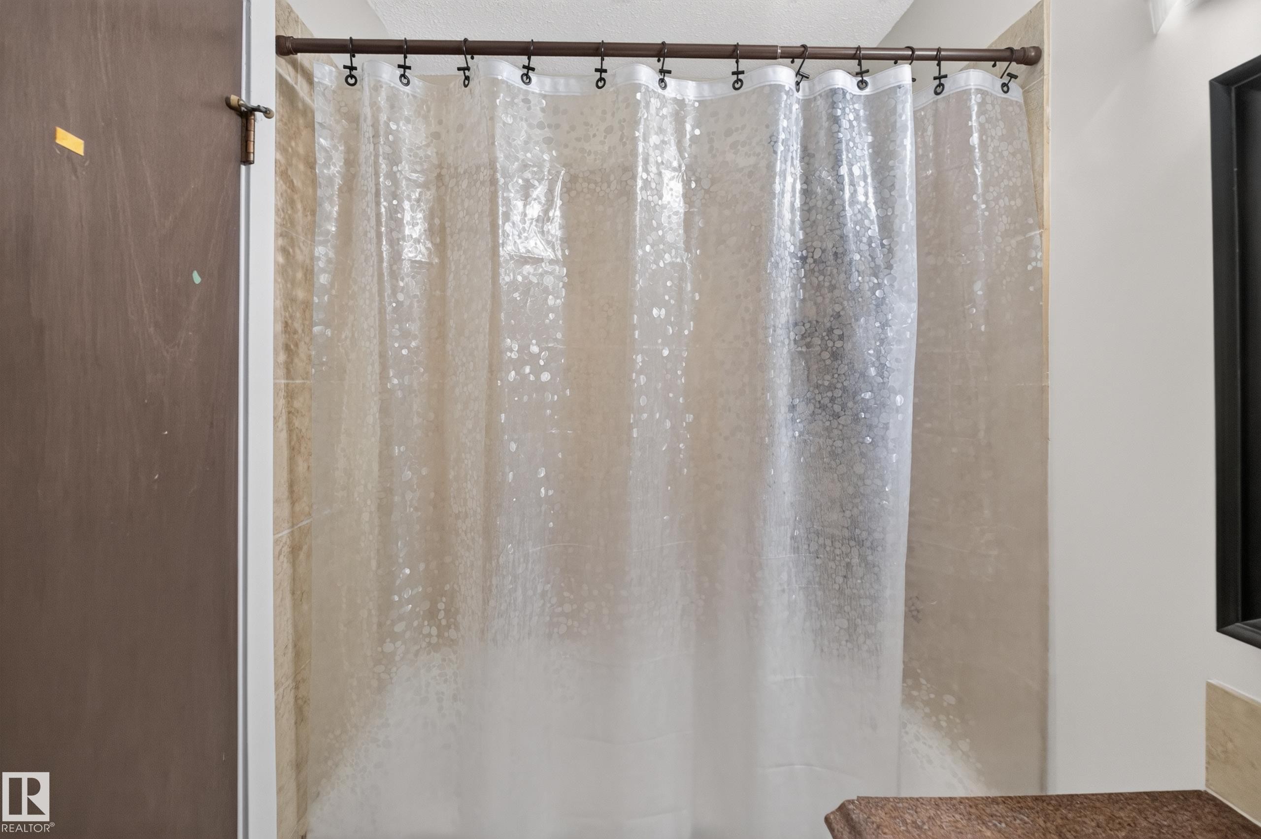 Bathroom - 12062 157 Avenue, Edmonton, AB
