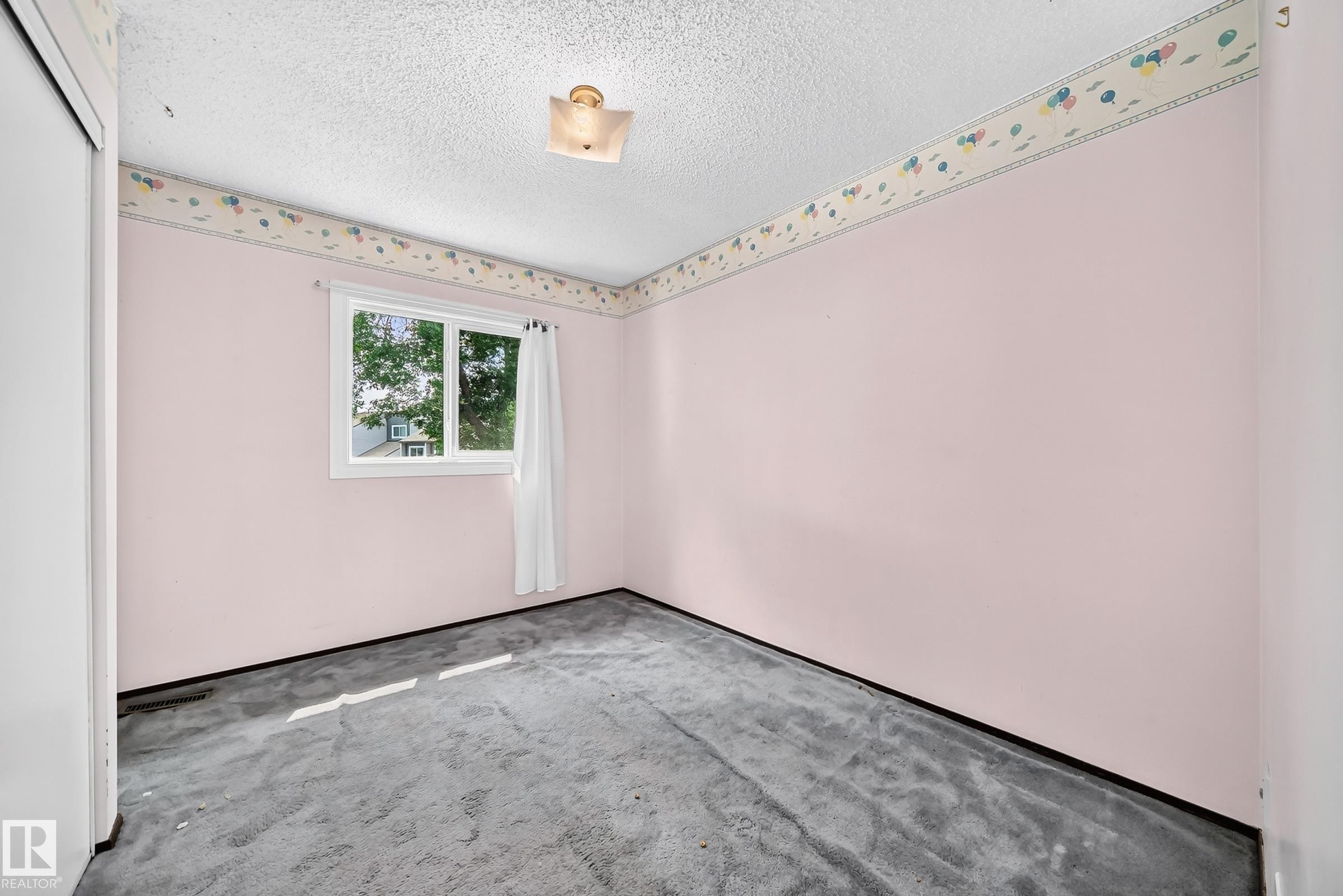 #38 2020 105 St Nw, Edmonton, AB - Indoor Photo Showing Other Room