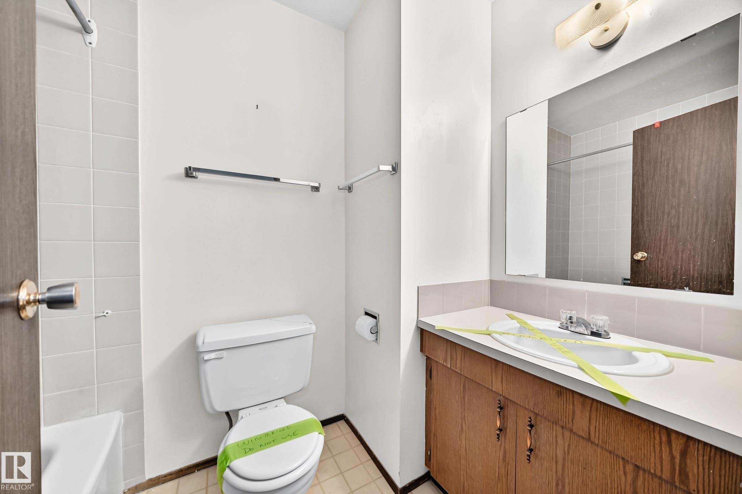 #38 2020 105 St Nw, Edmonton, AB - Indoor Photo Showing Bathroom