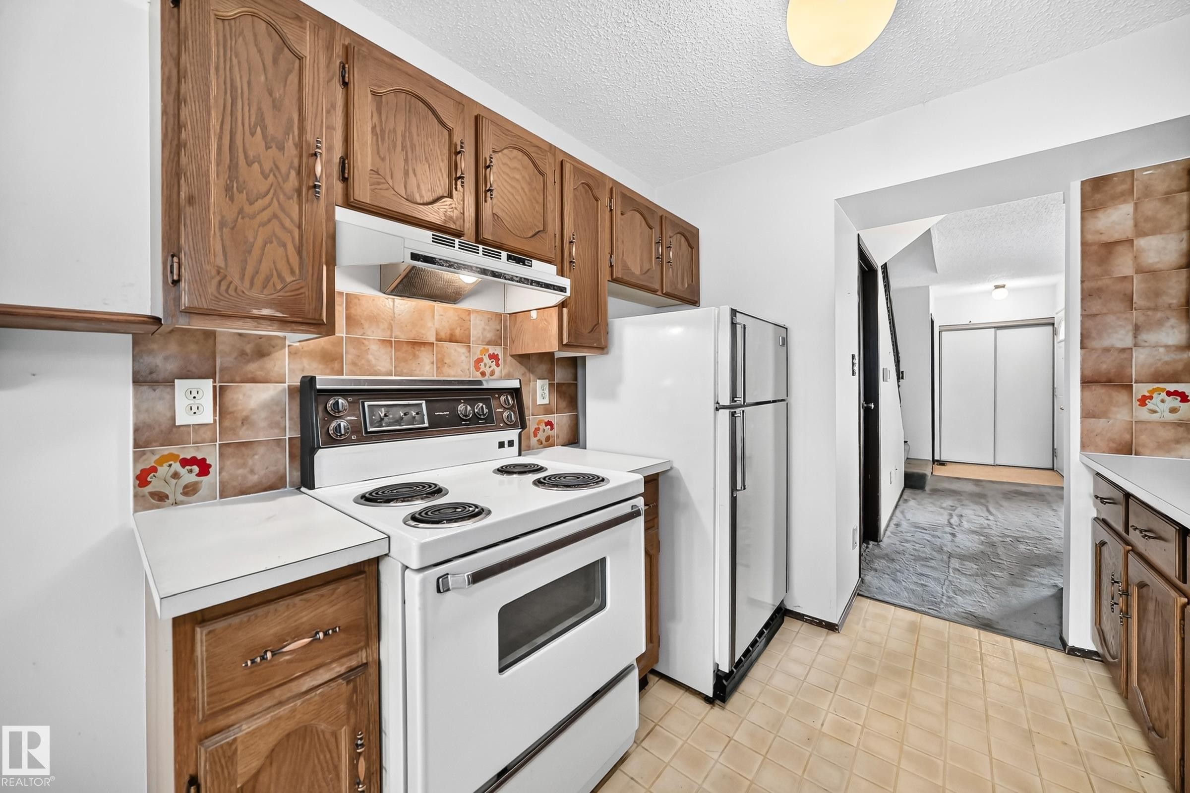 #38 2020 105 St Nw, Edmonton, AB - Indoor Photo Showing Kitchen