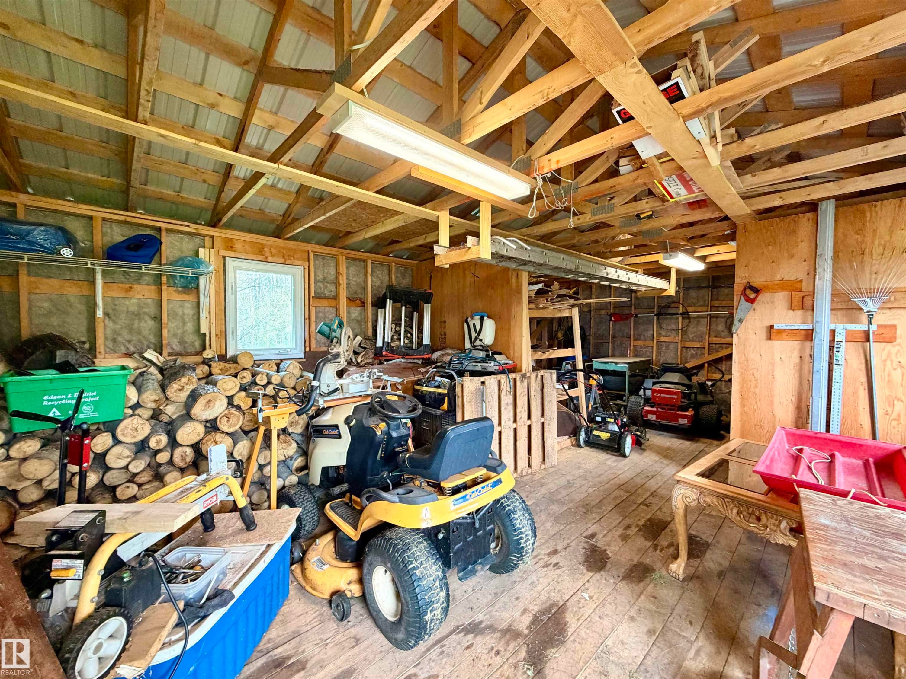Inside shop, not heated or insulated - 5004 50 Avenue, Evansburg, AB