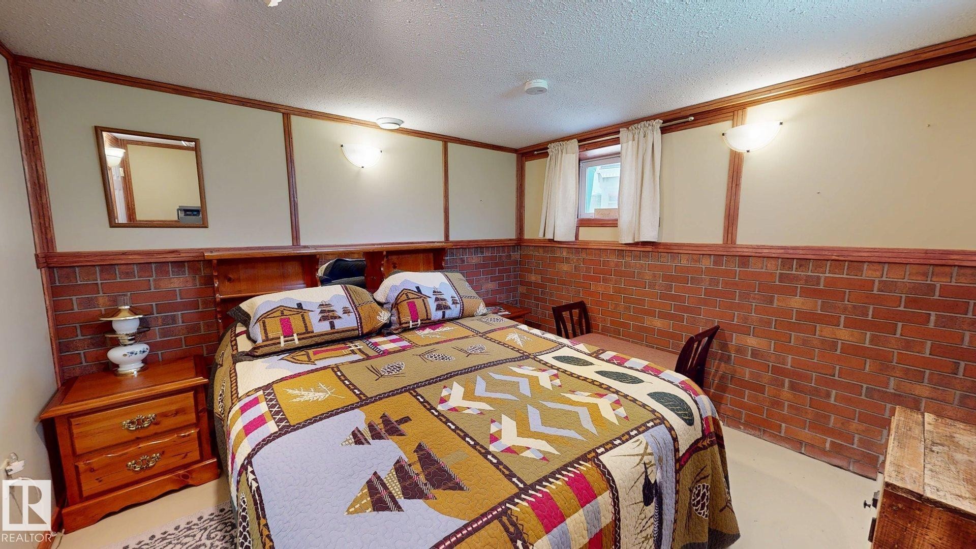 5004 50 Avenue, Evansburg, AB