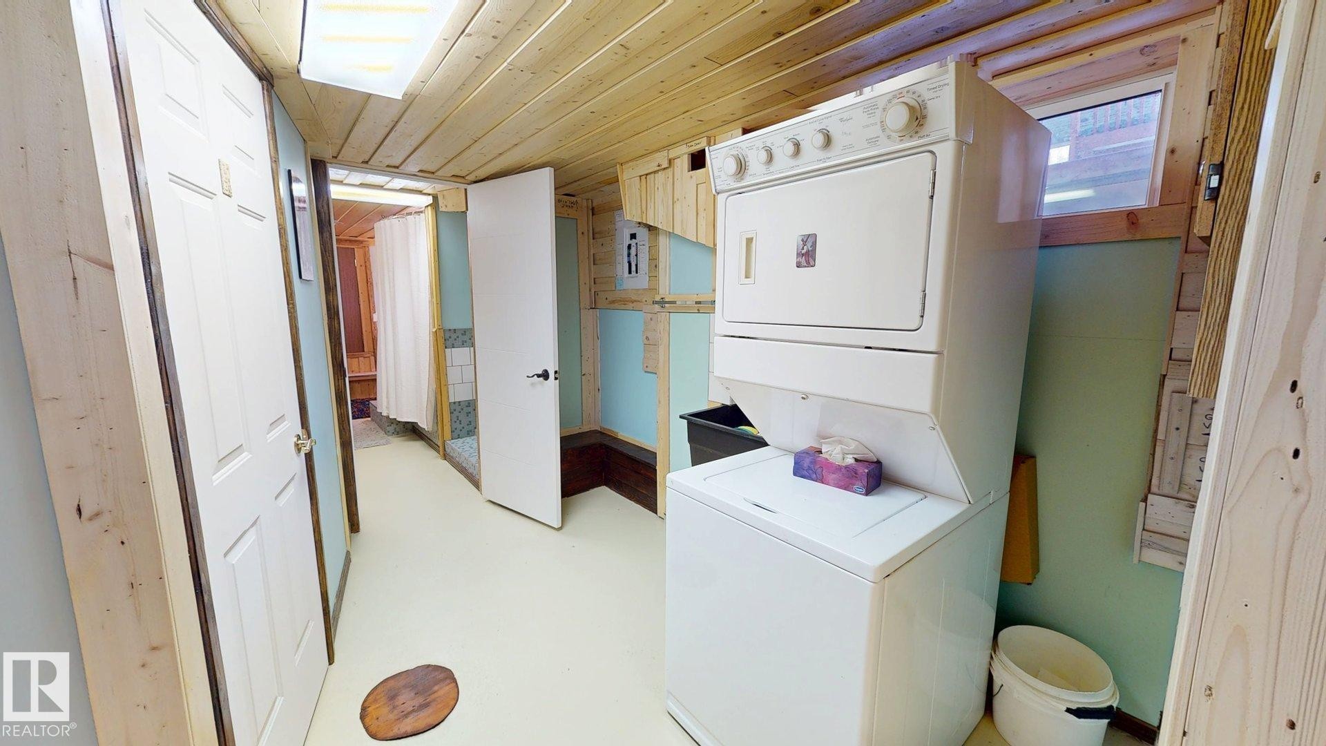5004 50 Avenue, Evansburg, AB